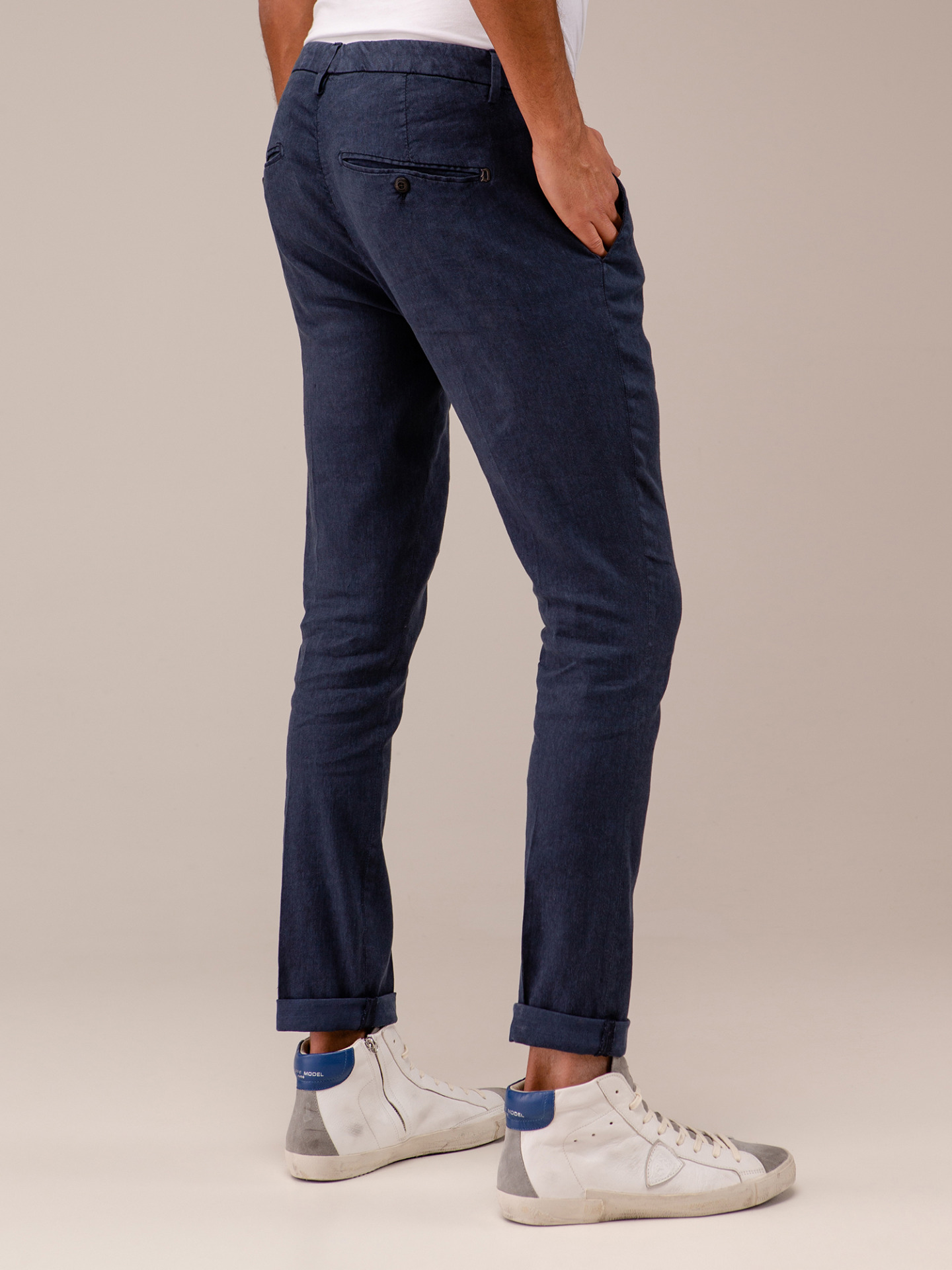 Detailansicht von Chinohose aus Leinen von DONDUP