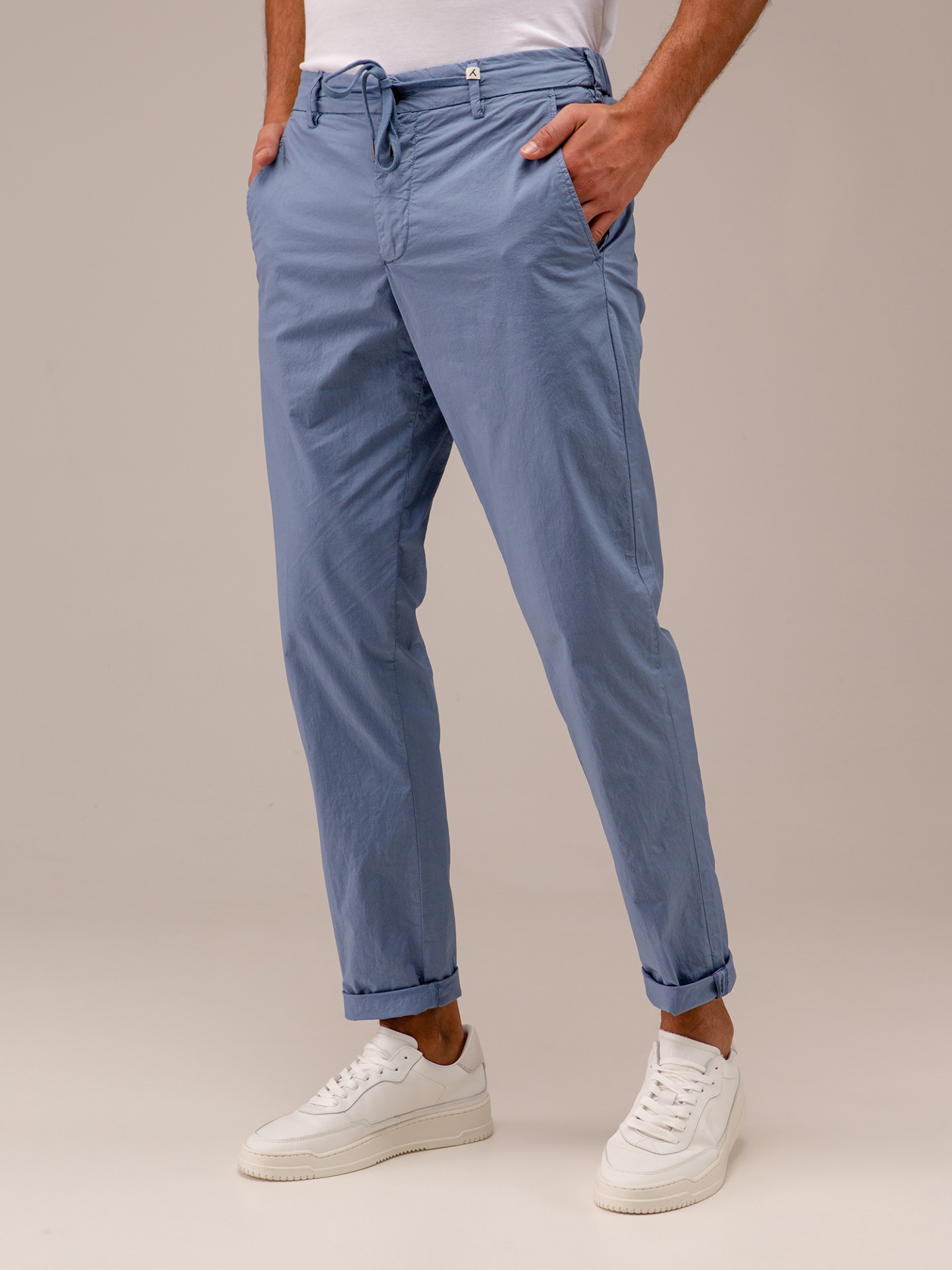 Detailansicht von Lässige Chinohose von MYTHS