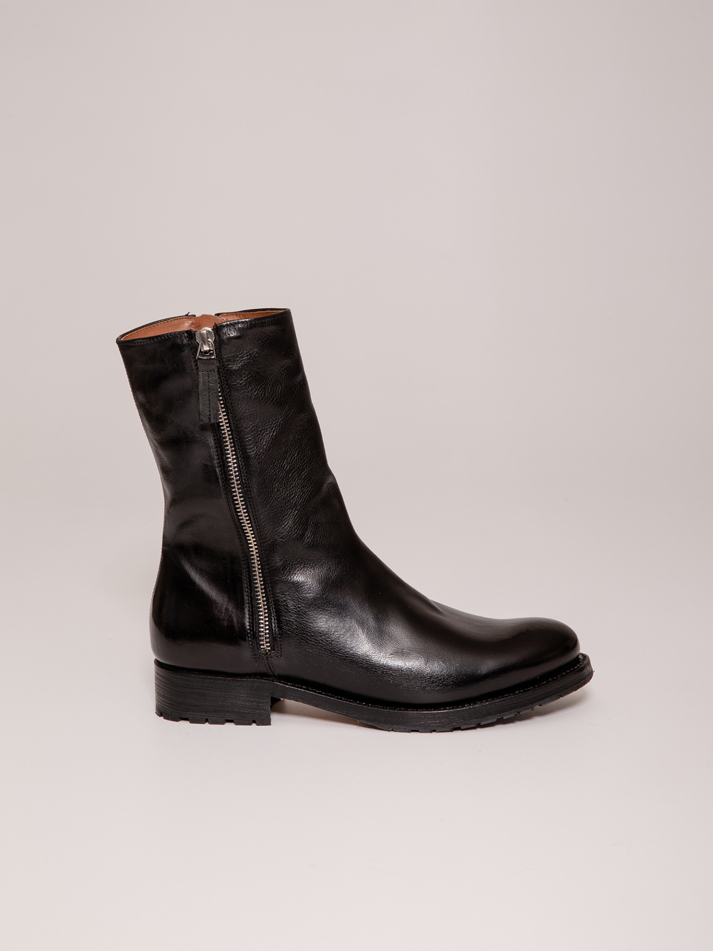 Detailansicht von Lederstiefel von CORDWAINER