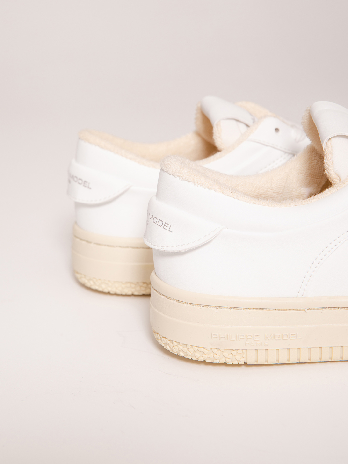 Detailansicht von Sneaker von PHILIPPE MODEL