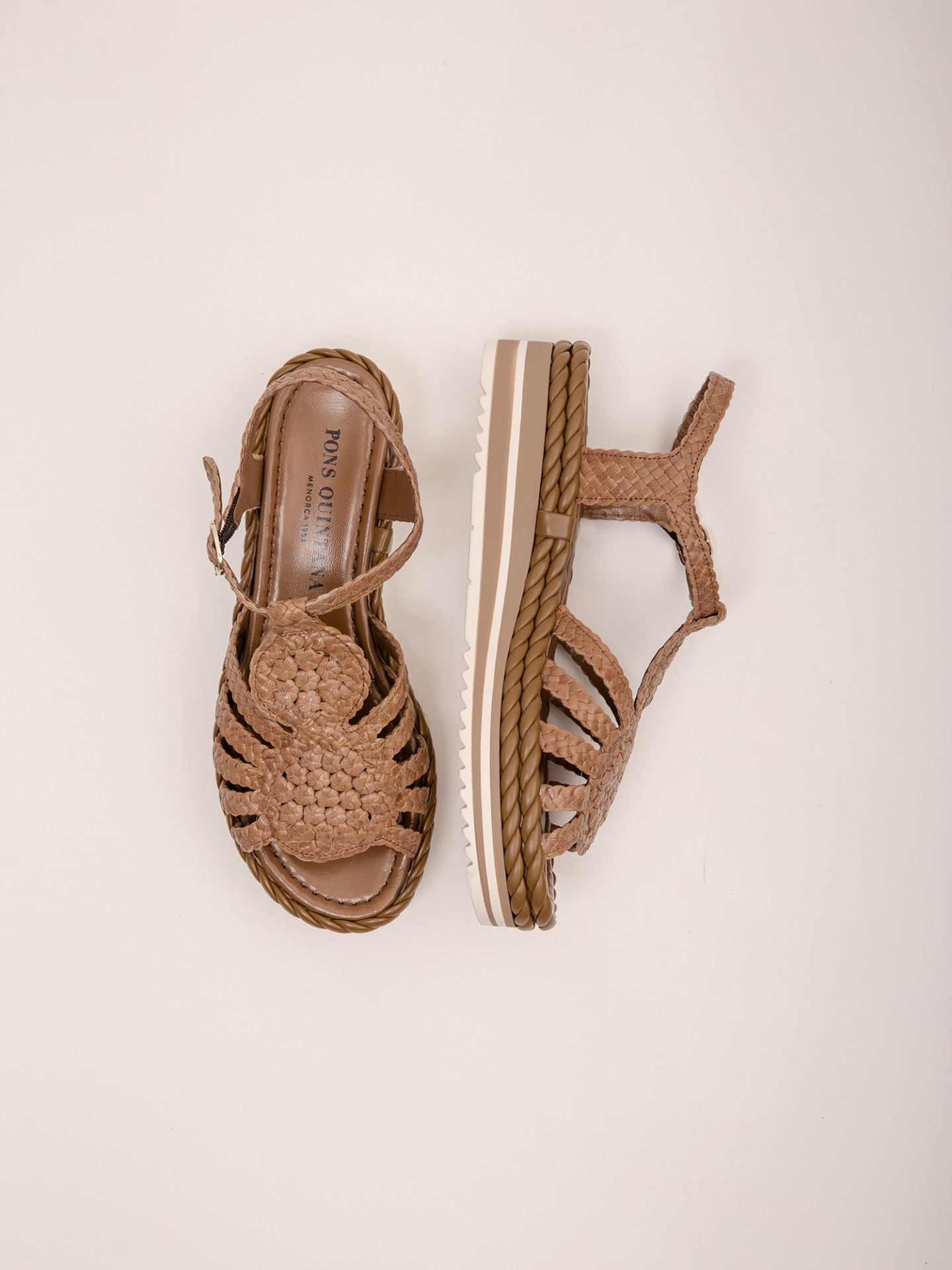 Detailansicht von Plateau-Sandalen von PONS QUINTANA