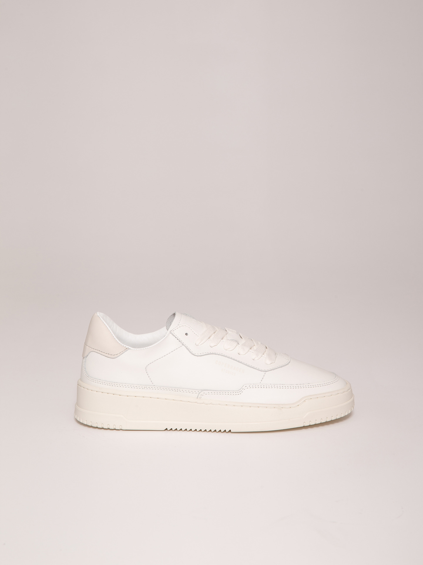 Detailansicht von Sneaker aus Leder von COPENHAGEN