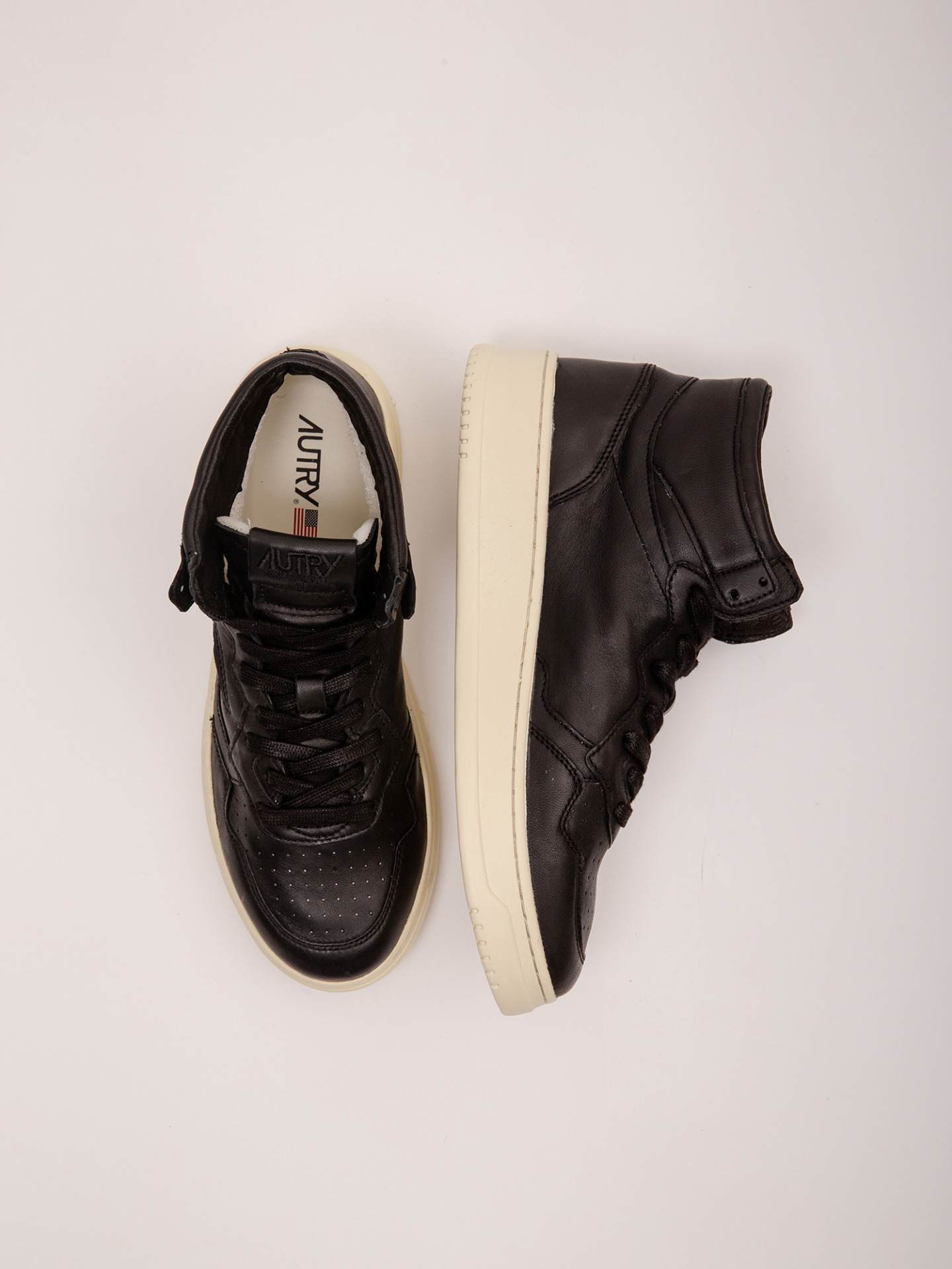 Detailansicht von Hoher Sneaker aus Leder von AUTRY