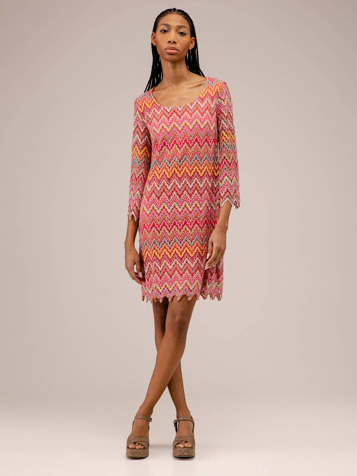 Detailansicht von Kurzes Kleid von ANA ALCAZAR