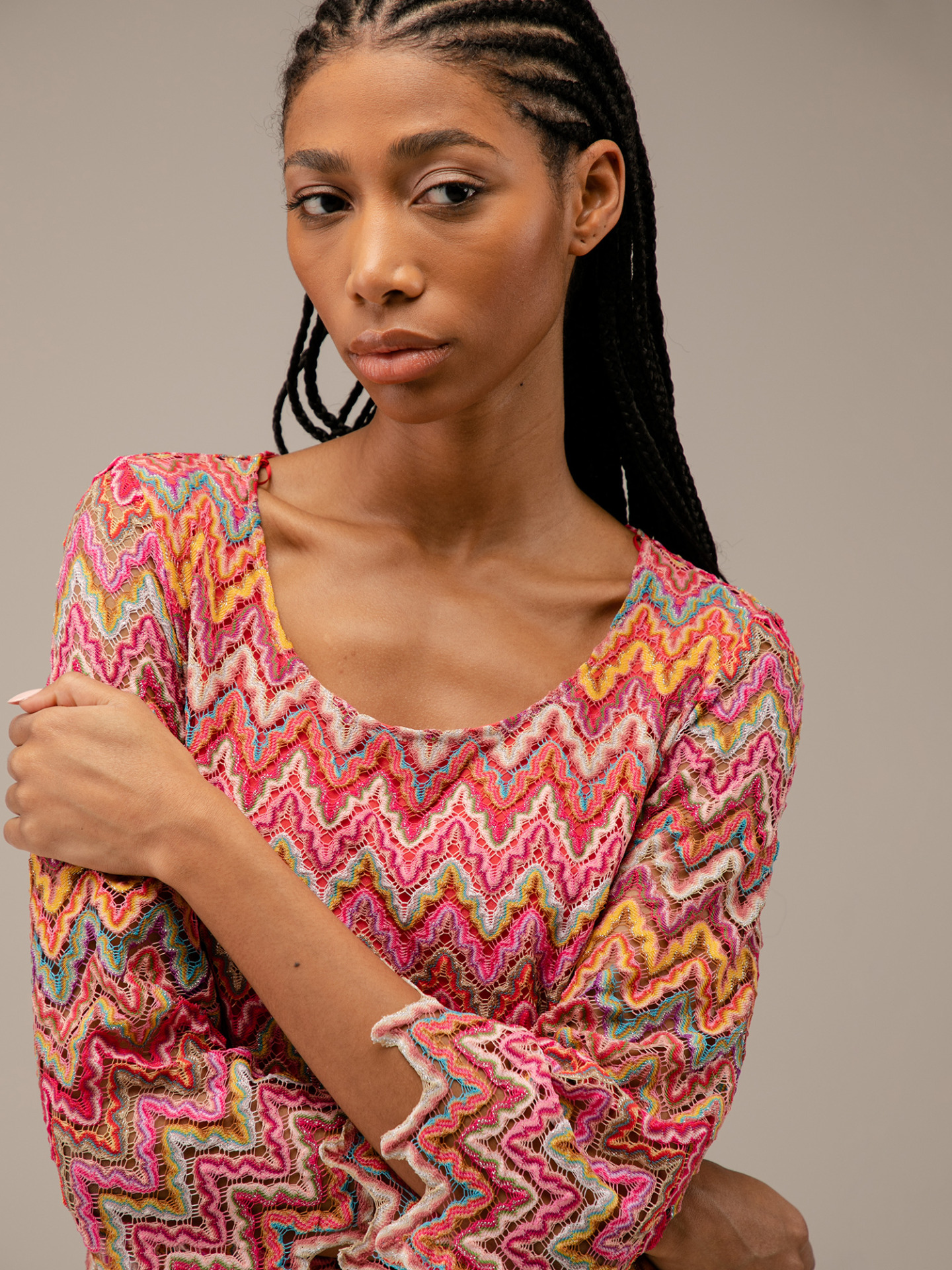 Detailansicht von Kurzes Kleid von ANA ALCAZAR