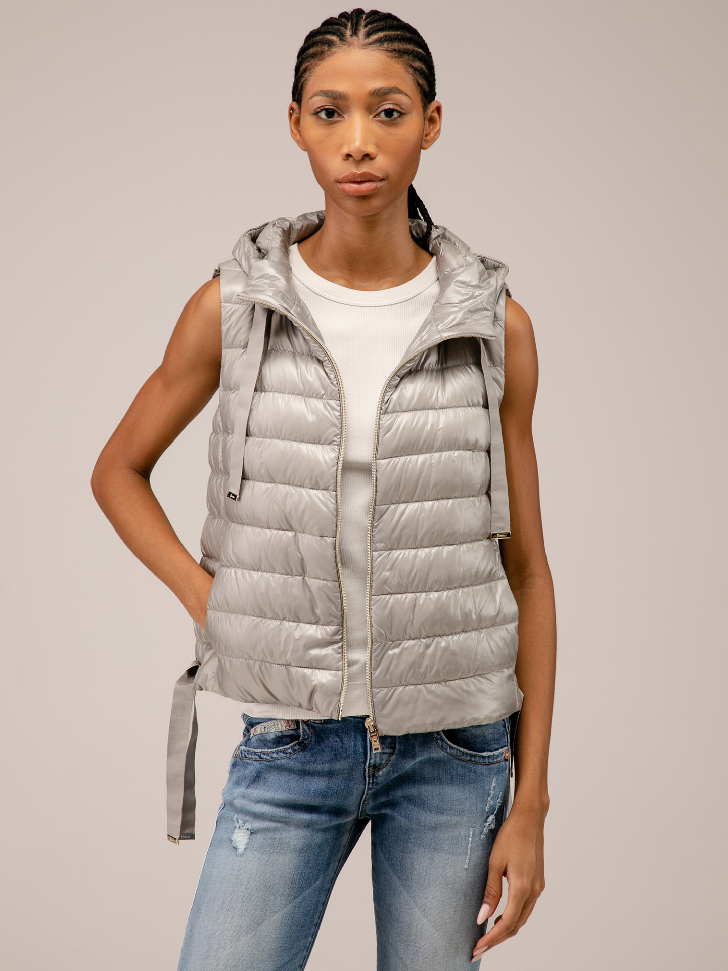 Detailansicht von Leichte Daunenweste von HERNO