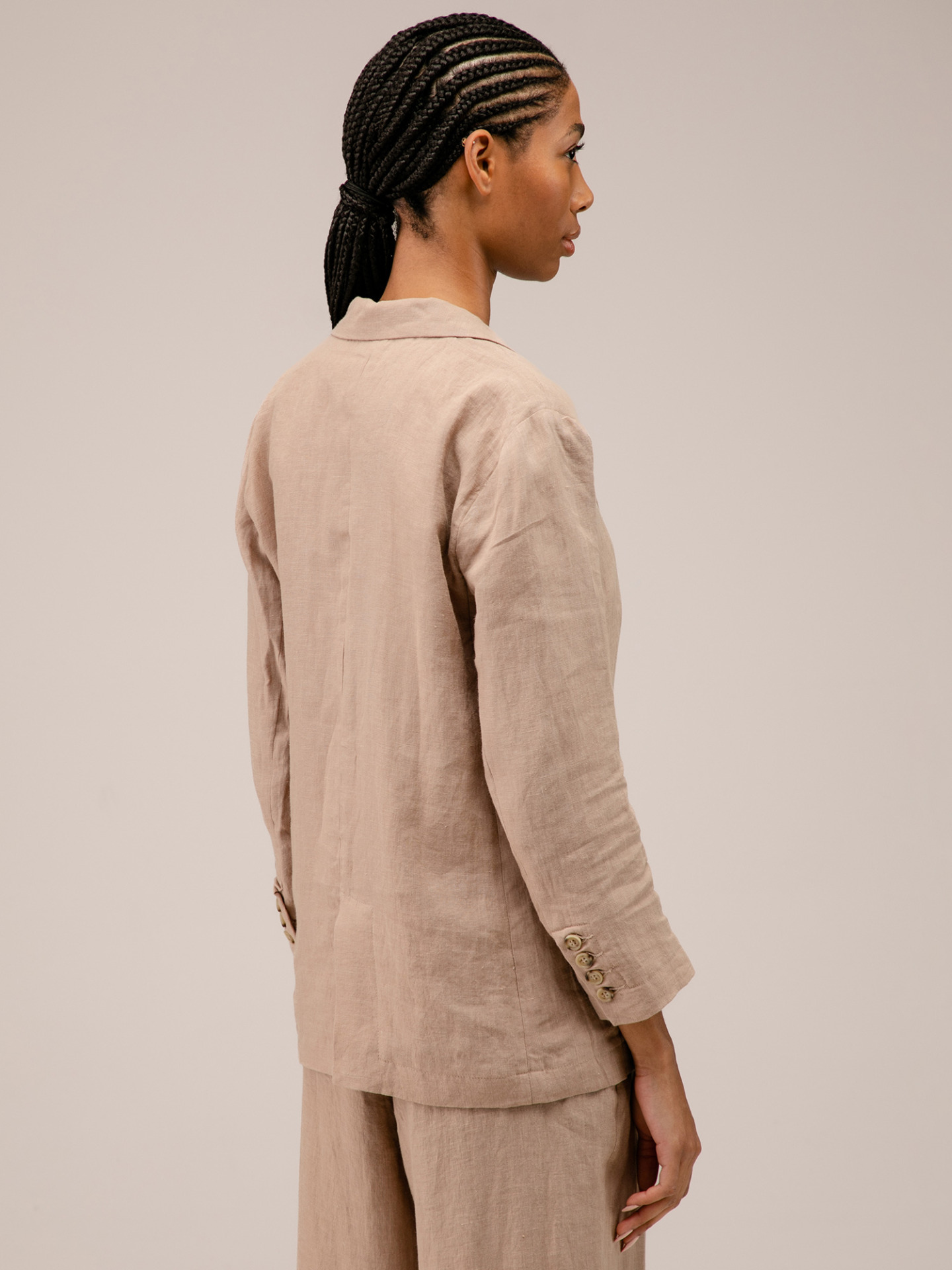 Detailansicht von Blazer aus Leinen von JC SOPHIE