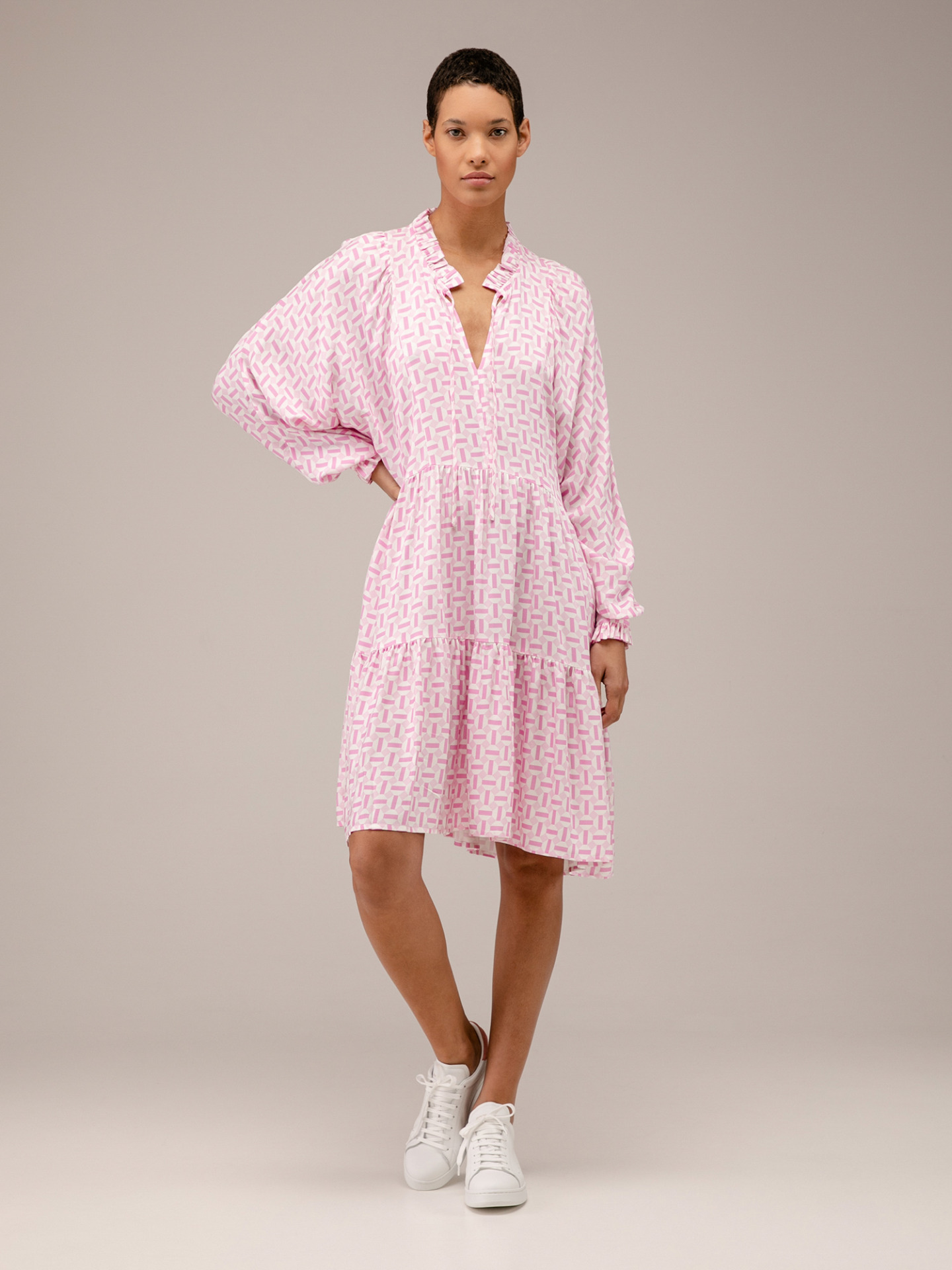 Detailansicht von Midi-Hemdblusenkleid von BETTER RICH