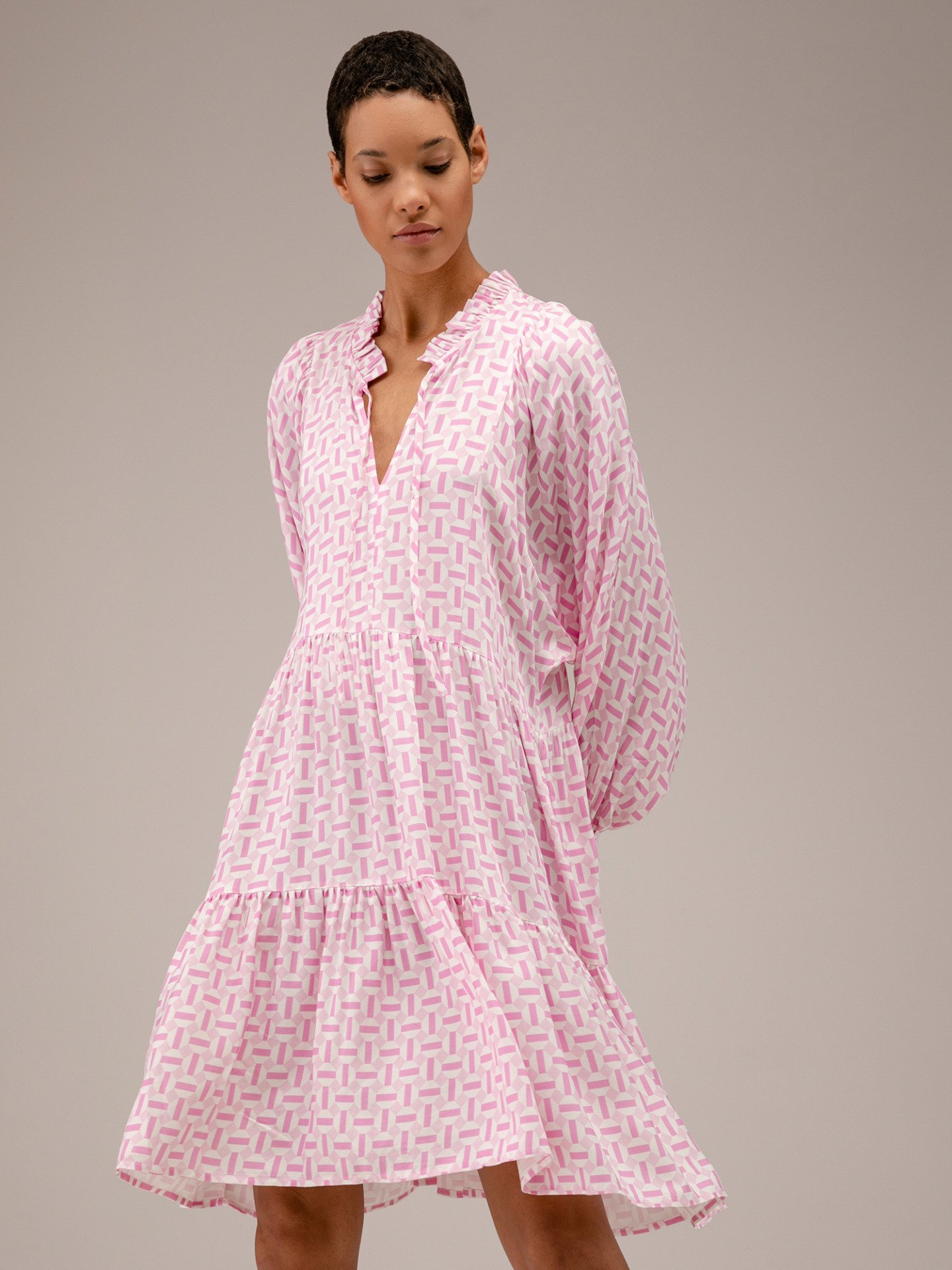 Detailansicht von Midi-Hemdblusenkleid von BETTER RICH