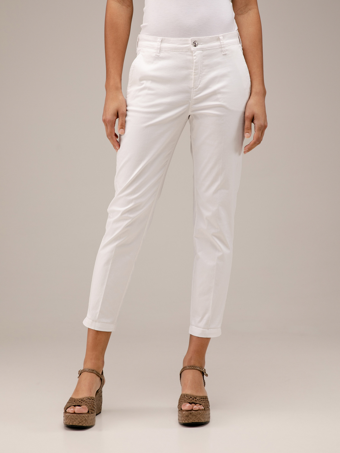 Detailansicht von Chinohose von MAC