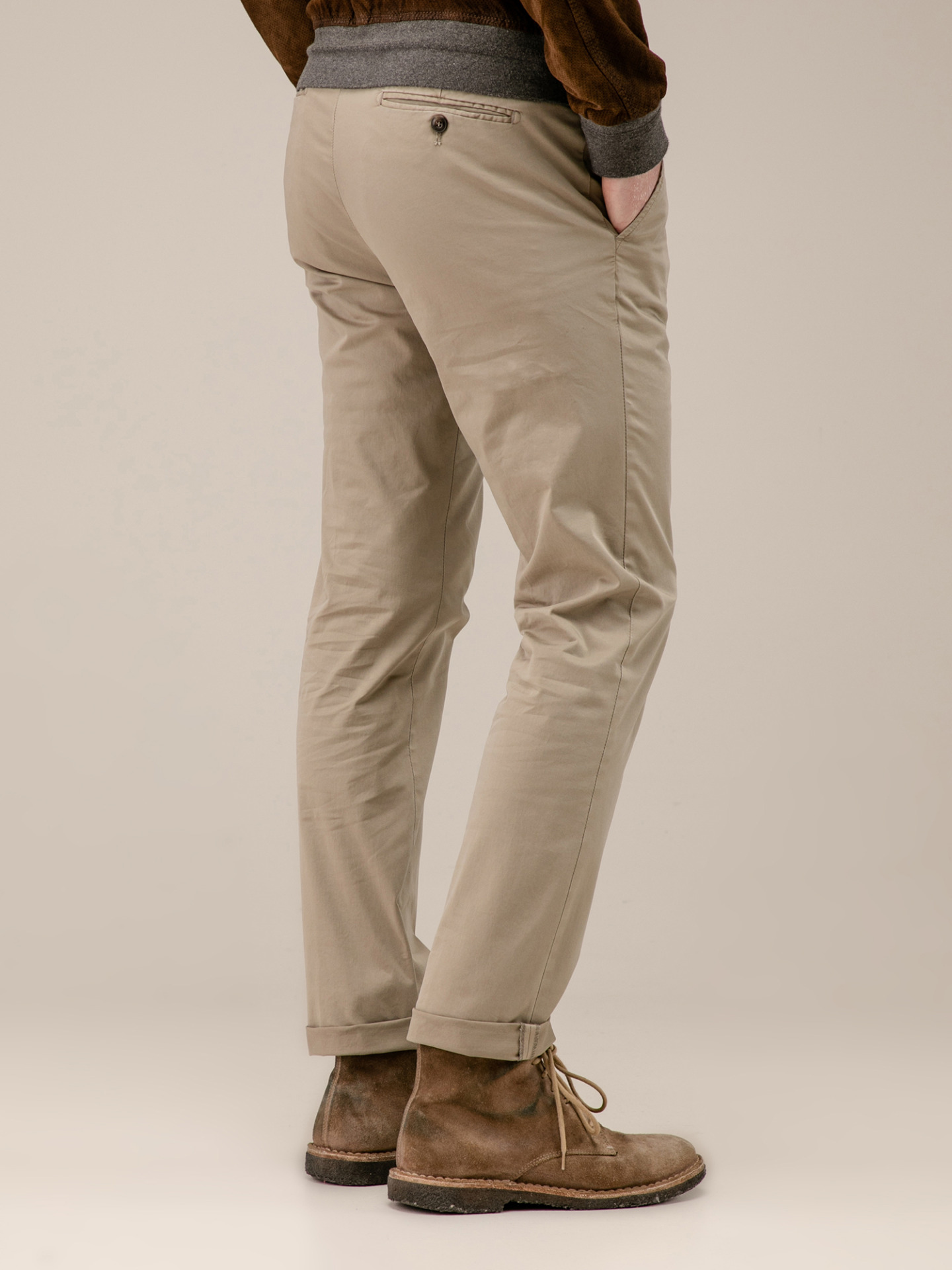 Detailansicht von Chinohose aus Baumwolle von BRIGLIA