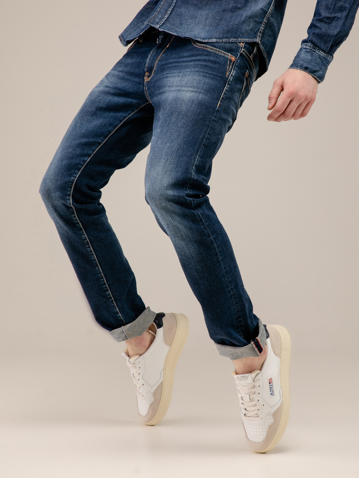 Detailansicht von Slim Fit Jeans von LE TEMPS DES CERISES