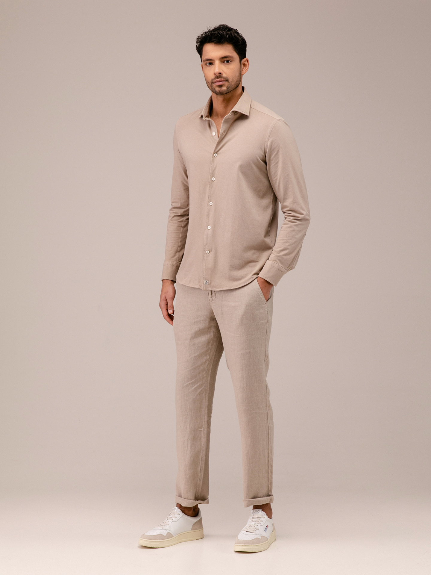 Detailansicht von Baumwollhemd mit Haifischkragen von SONRISA