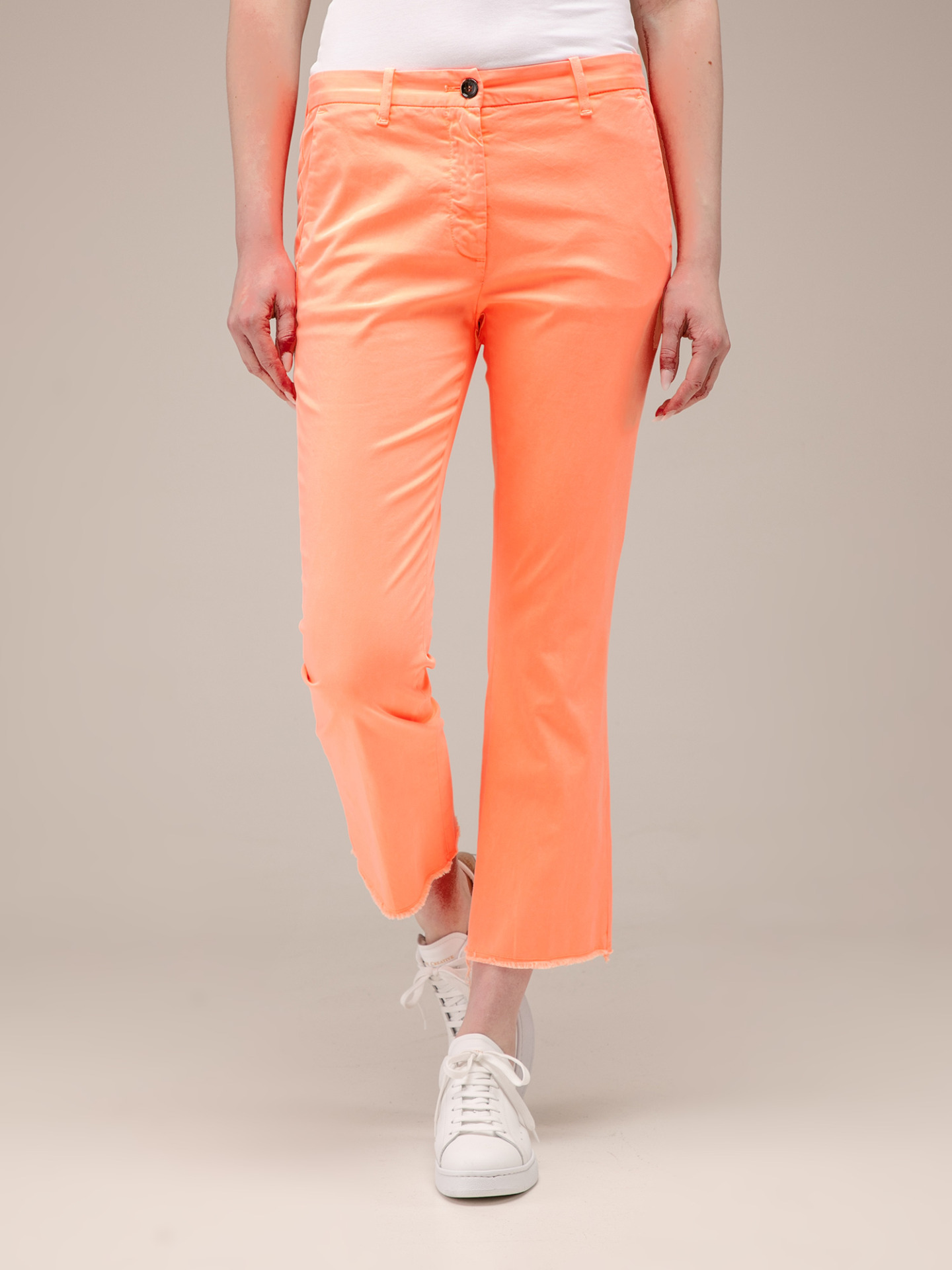 Detailansicht von Cropped Bootcut Hose von NINE IN THE MORNING