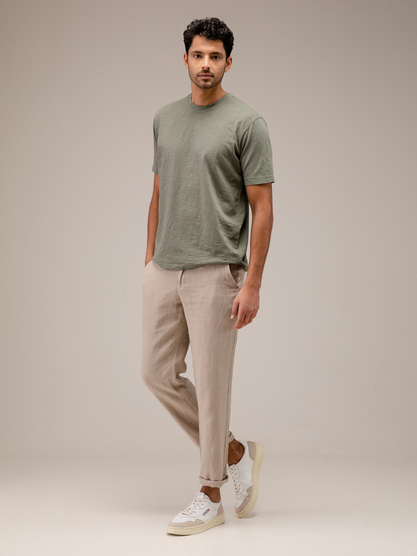 Detailansicht von T-Shirt aus Baumwolle mit Rundhals von WOOL & CO