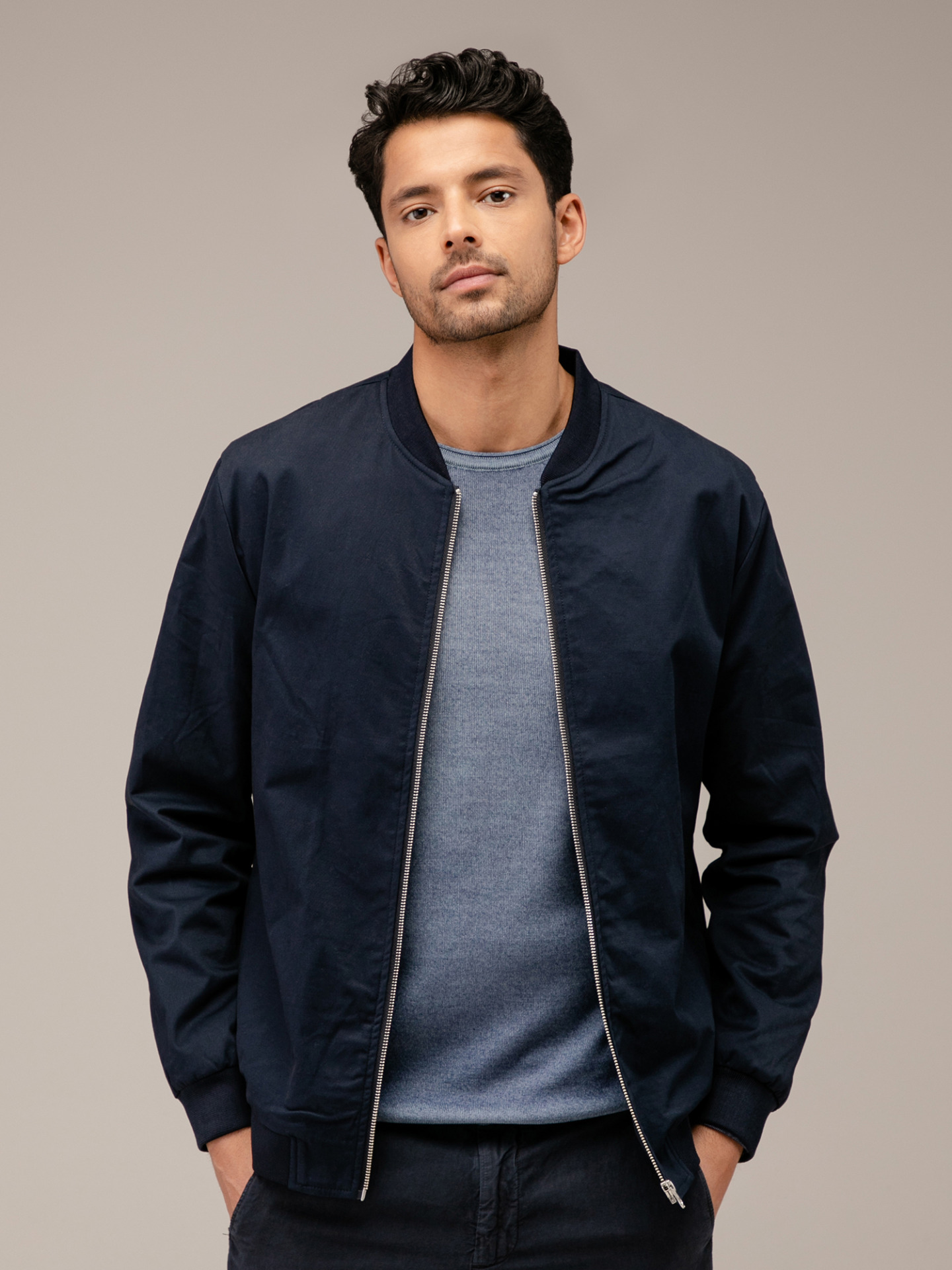 Detailansicht von College-Jacke aus Baumwolle von NOWADAYS