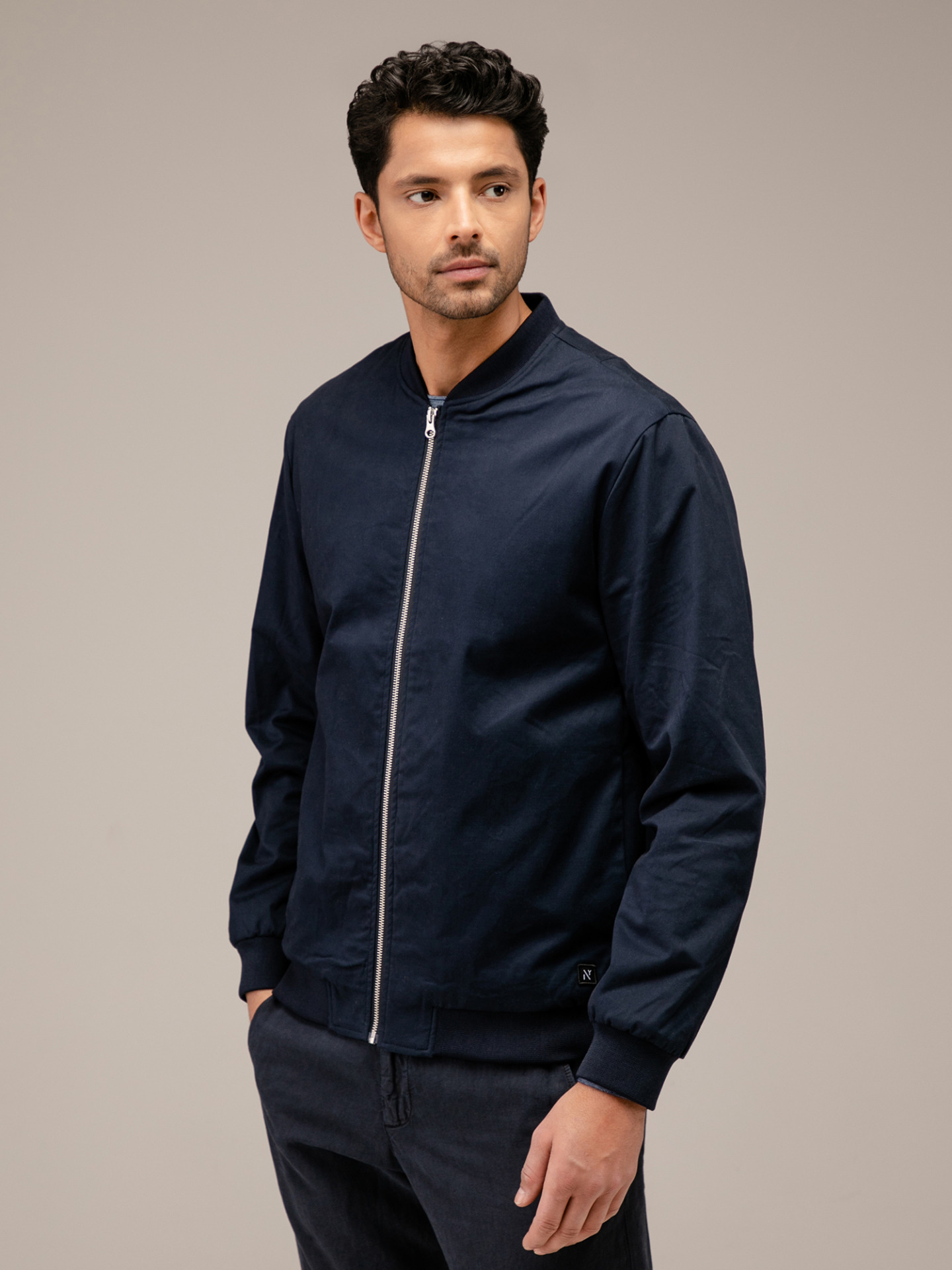 Detailansicht von College-Jacke aus Baumwolle von NOWADAYS