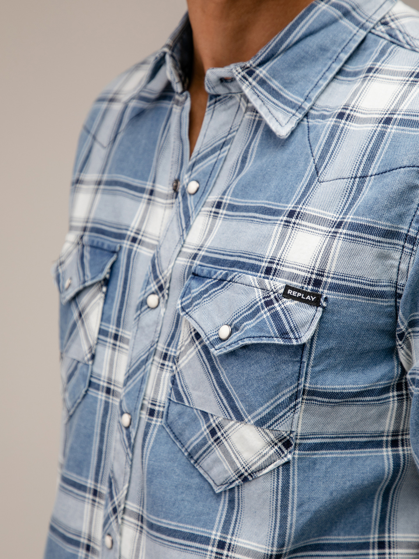 Detailansicht von Karohemd aus Baumwolle von REPLAY