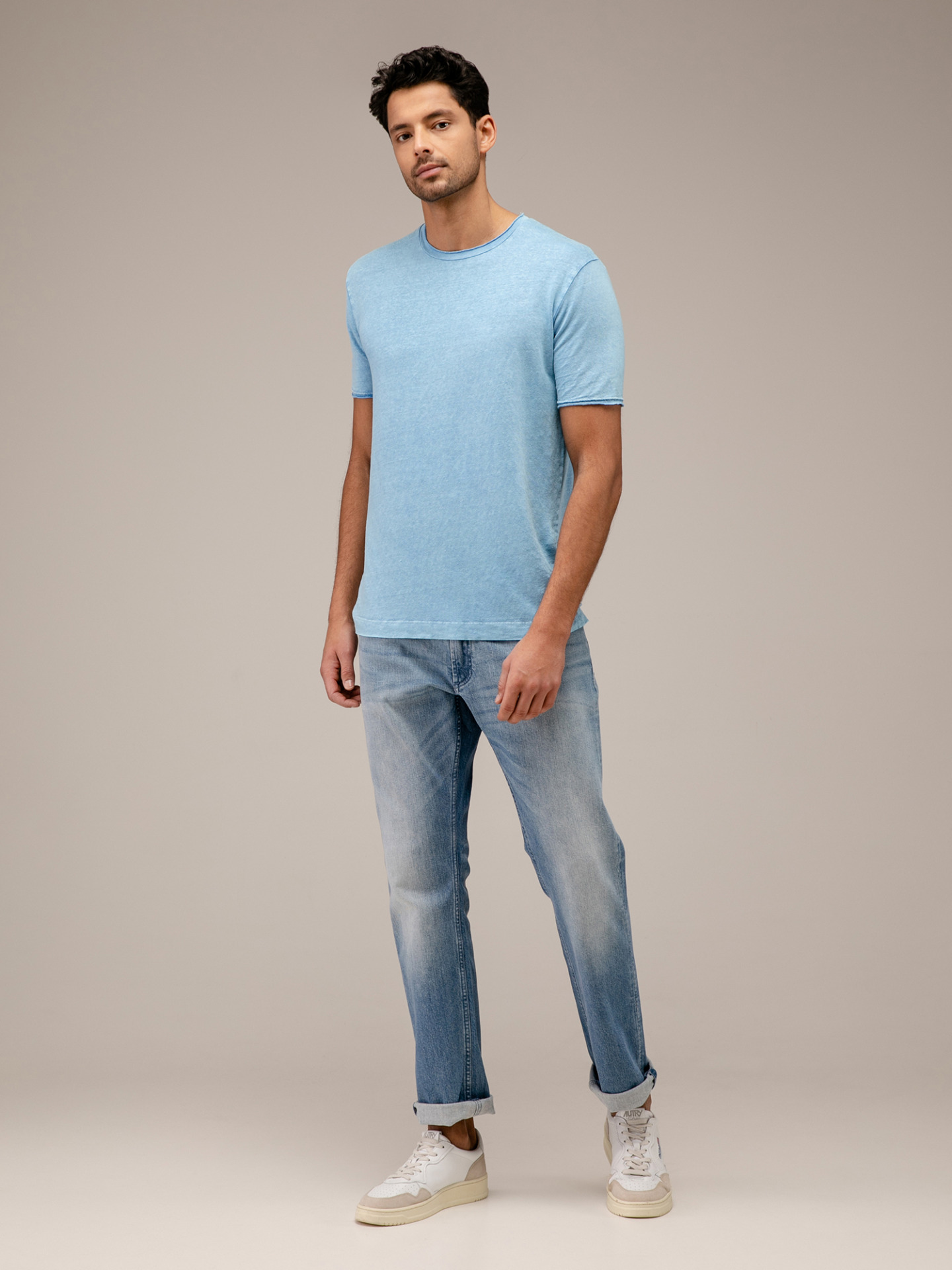 Detailansicht von T-Shirt aus Leinen von DANIELE FIESOLI