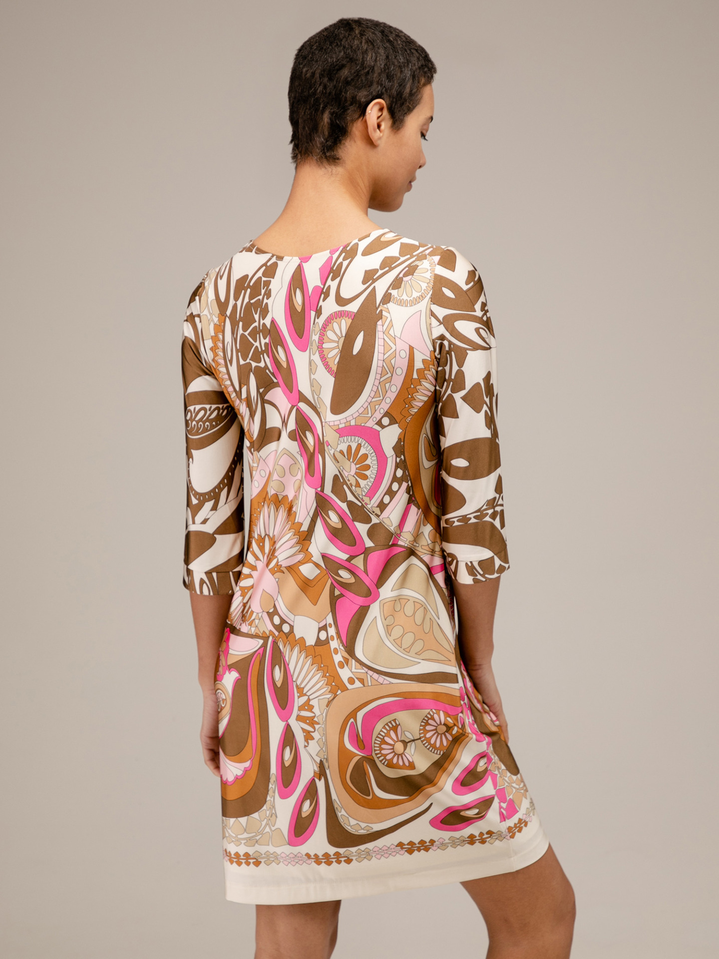 Detailansicht von Kurzes Kleid von ANA ALCAZAR