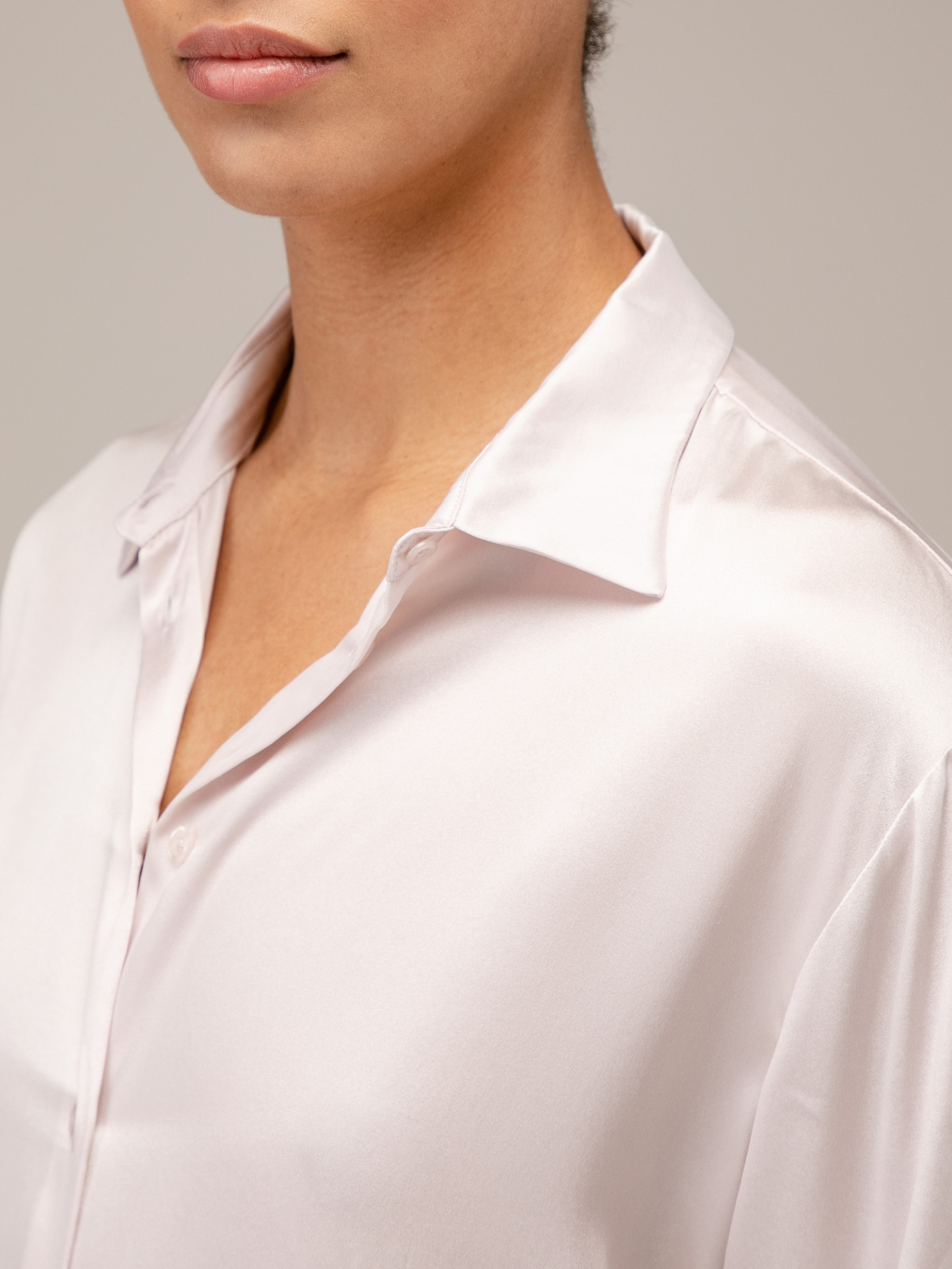 Detailansicht von Seidenbluse von DANIELS