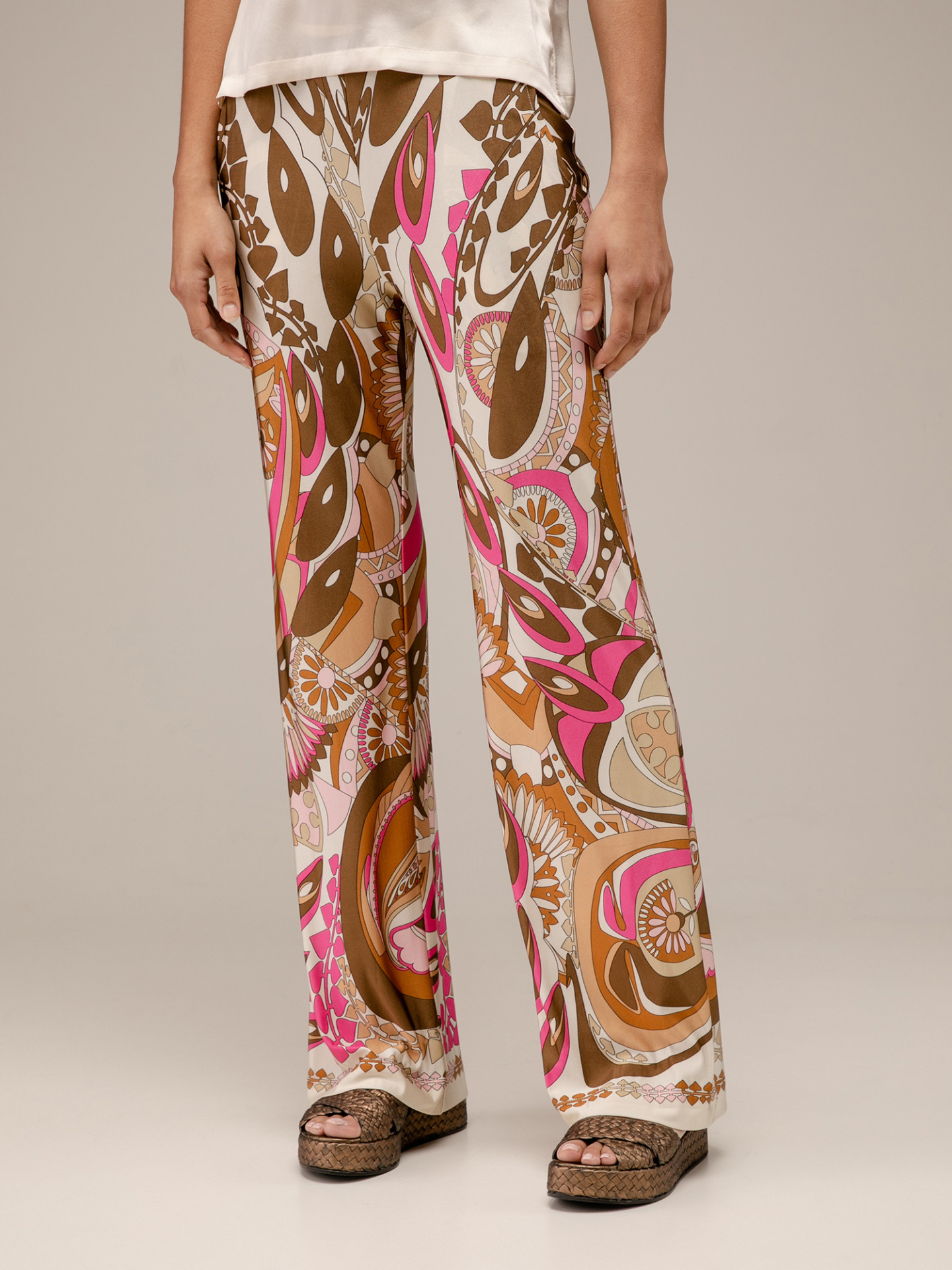 Detailansicht von Weite Hose von ANA ALCAZAR