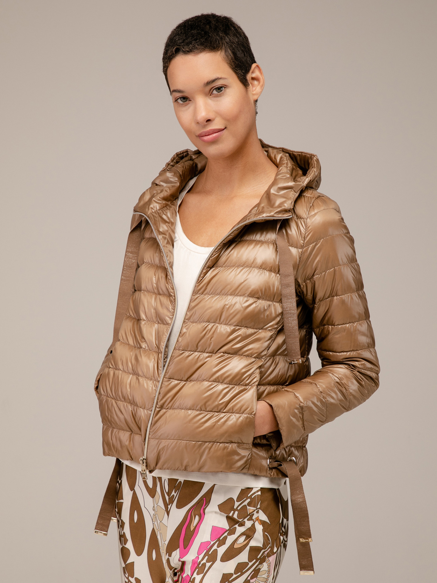 Detailansicht von Kurze Daunenjacke von HERNO