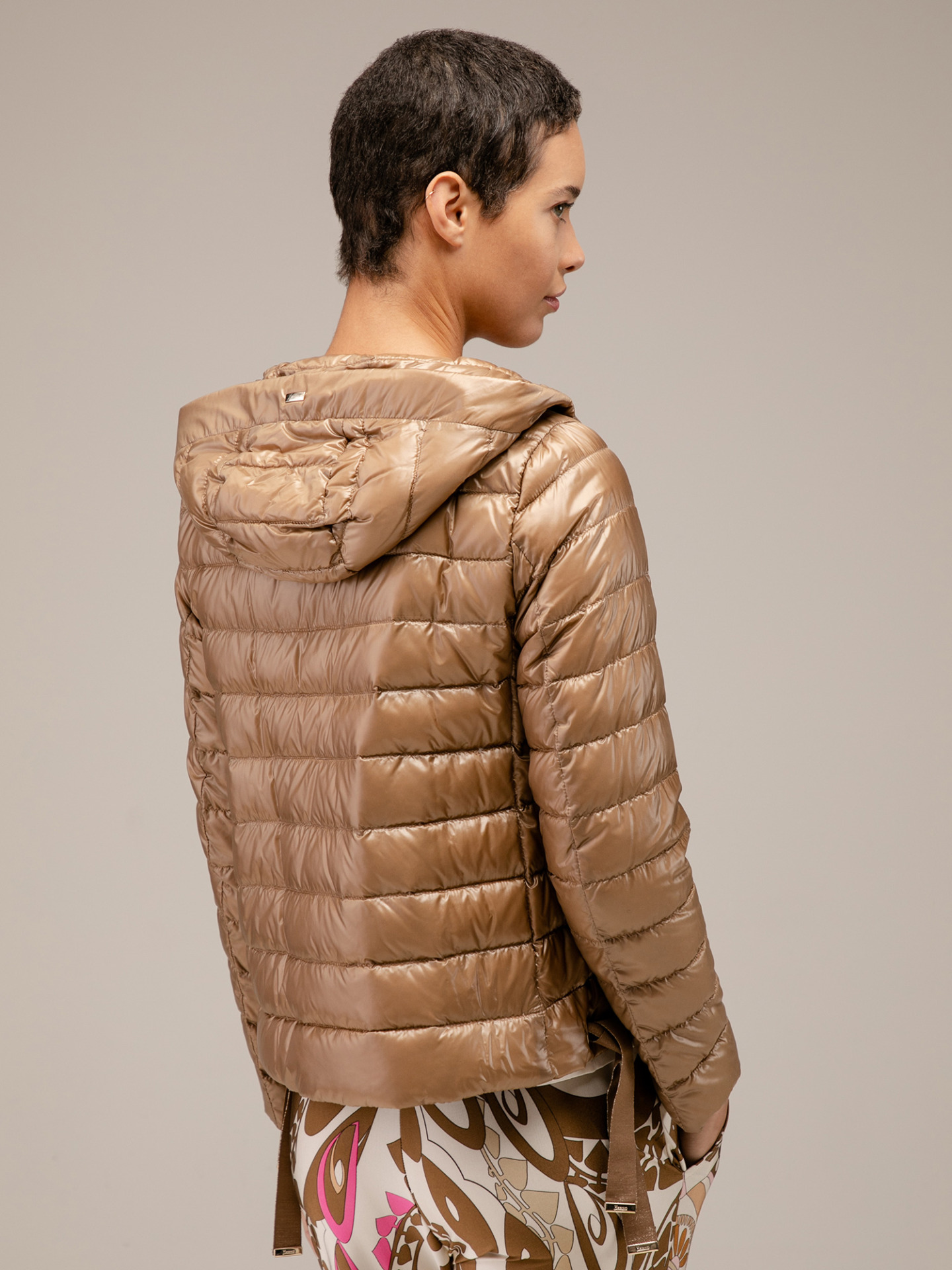 Detailansicht von Kurze Daunenjacke von HERNO