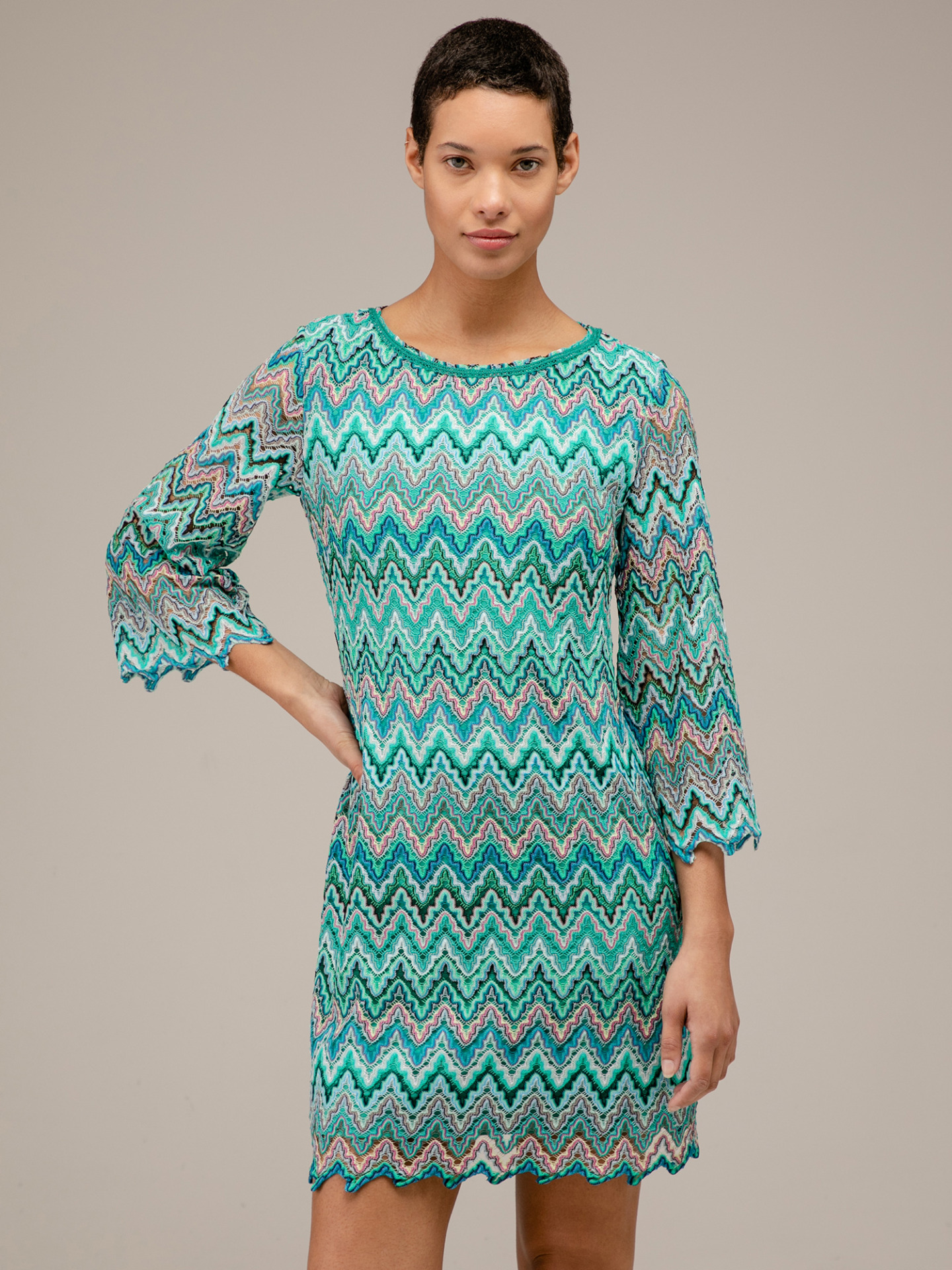 Detailansicht von Midi-Kleid von ANA ALCAZAR