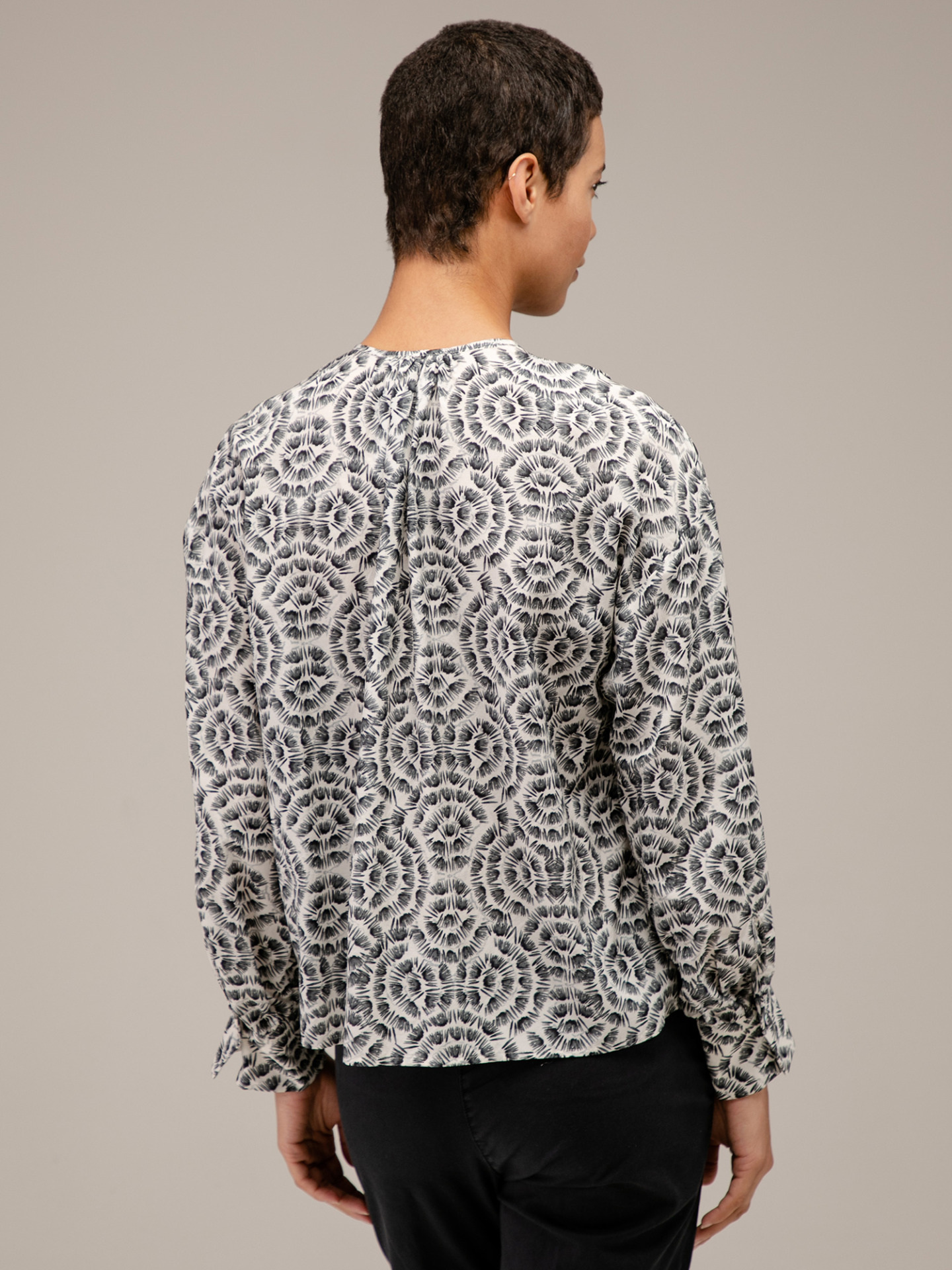 Detailansicht von Gemusterte Bluse von DRYKORN