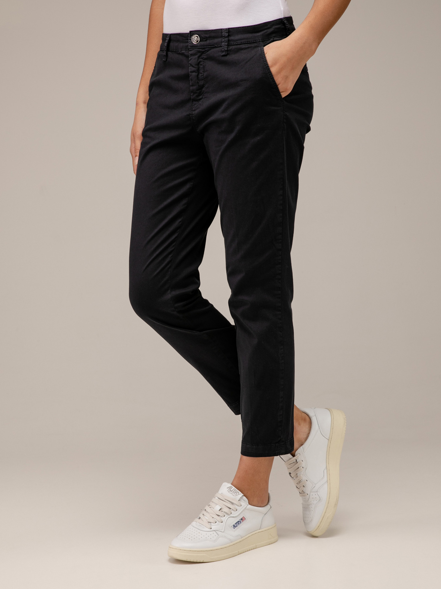 Detailansicht von Chinohose von MAC