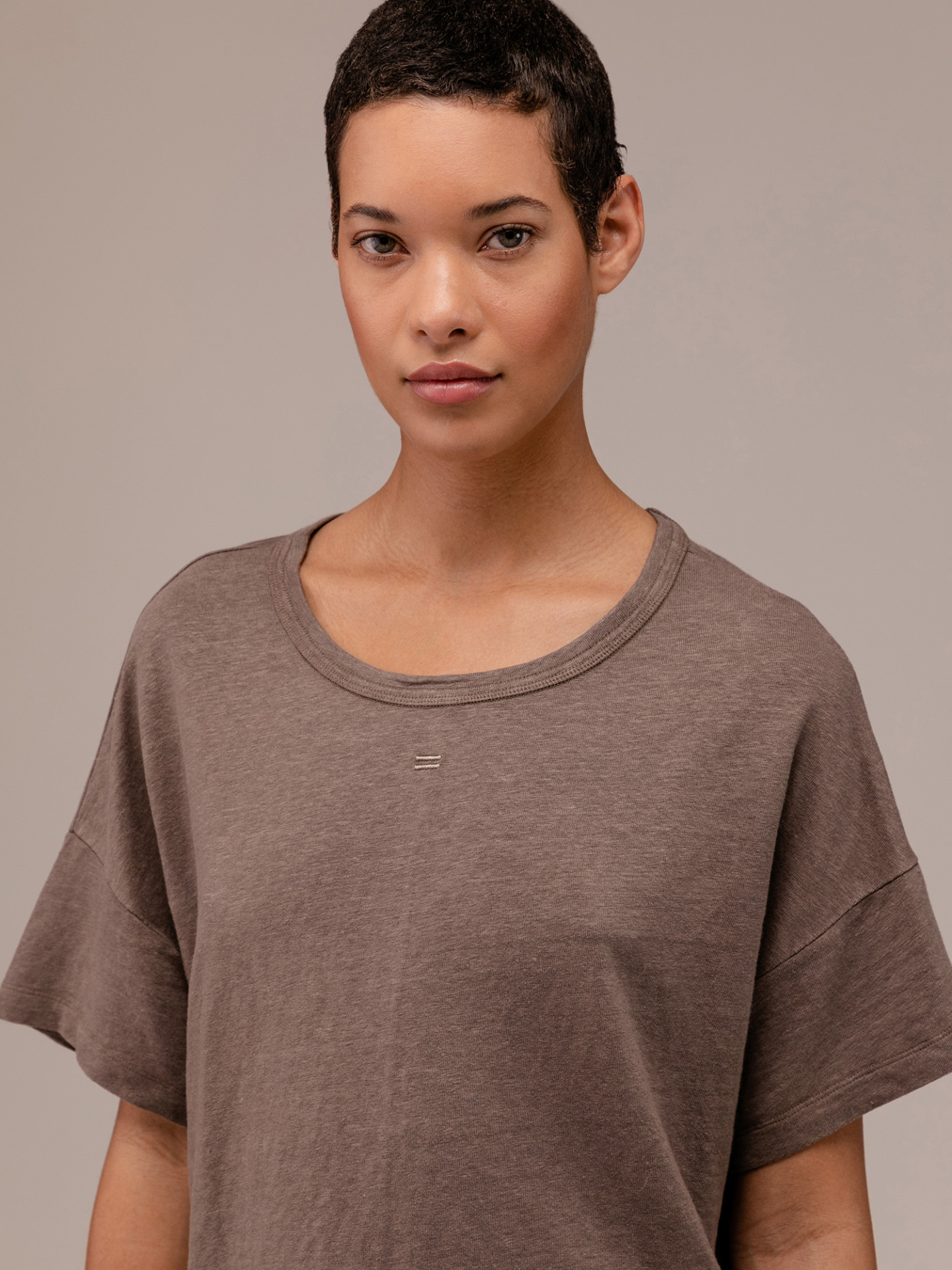 Detailansicht von Oversized T-Shirt aus Leinen von 10 DAYS