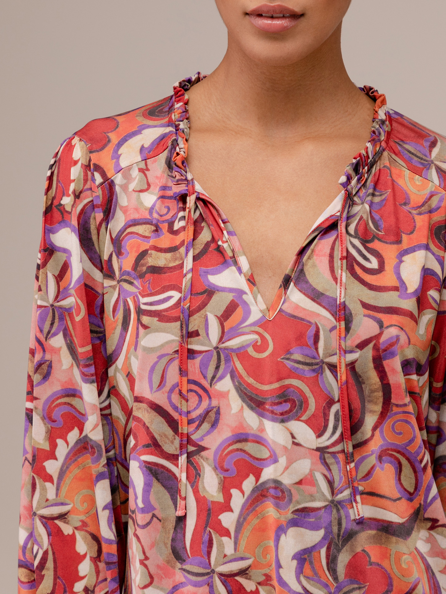 Detailansicht von Gemusterte Bluse von DANIELS