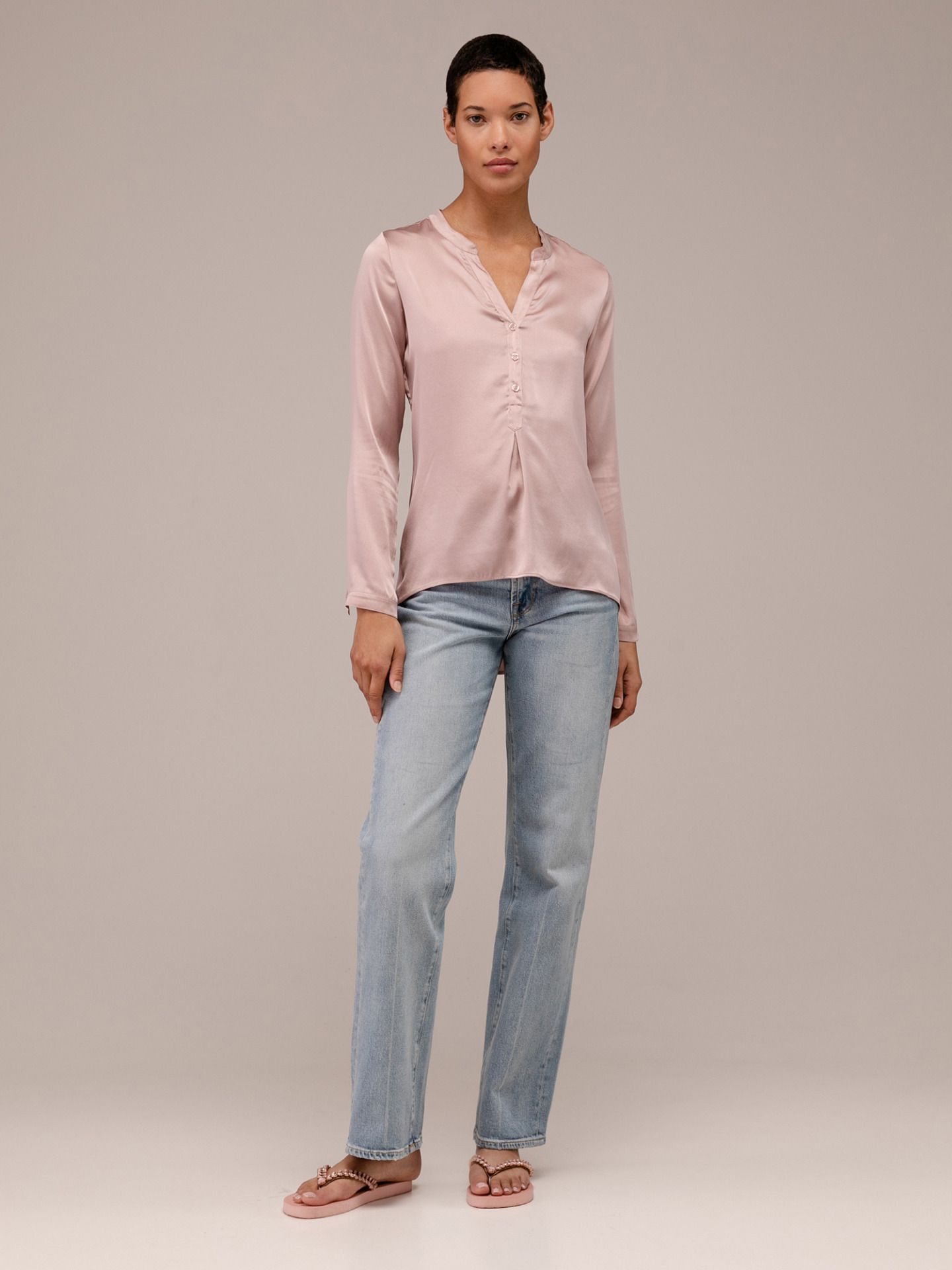 Detailansicht von Seidenbluse von DANIELS