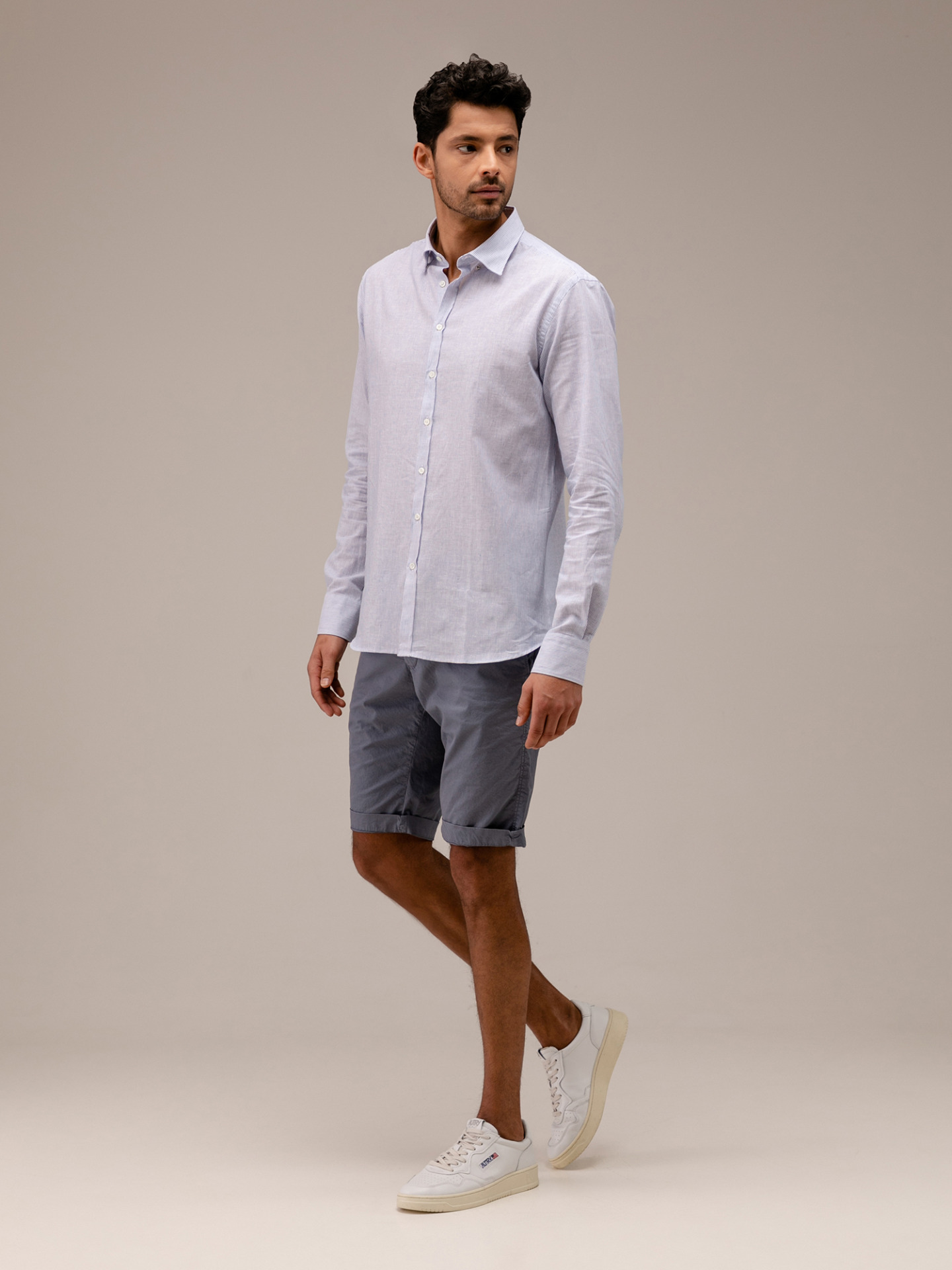 Detailansicht von Leinenhemd von AGLINI