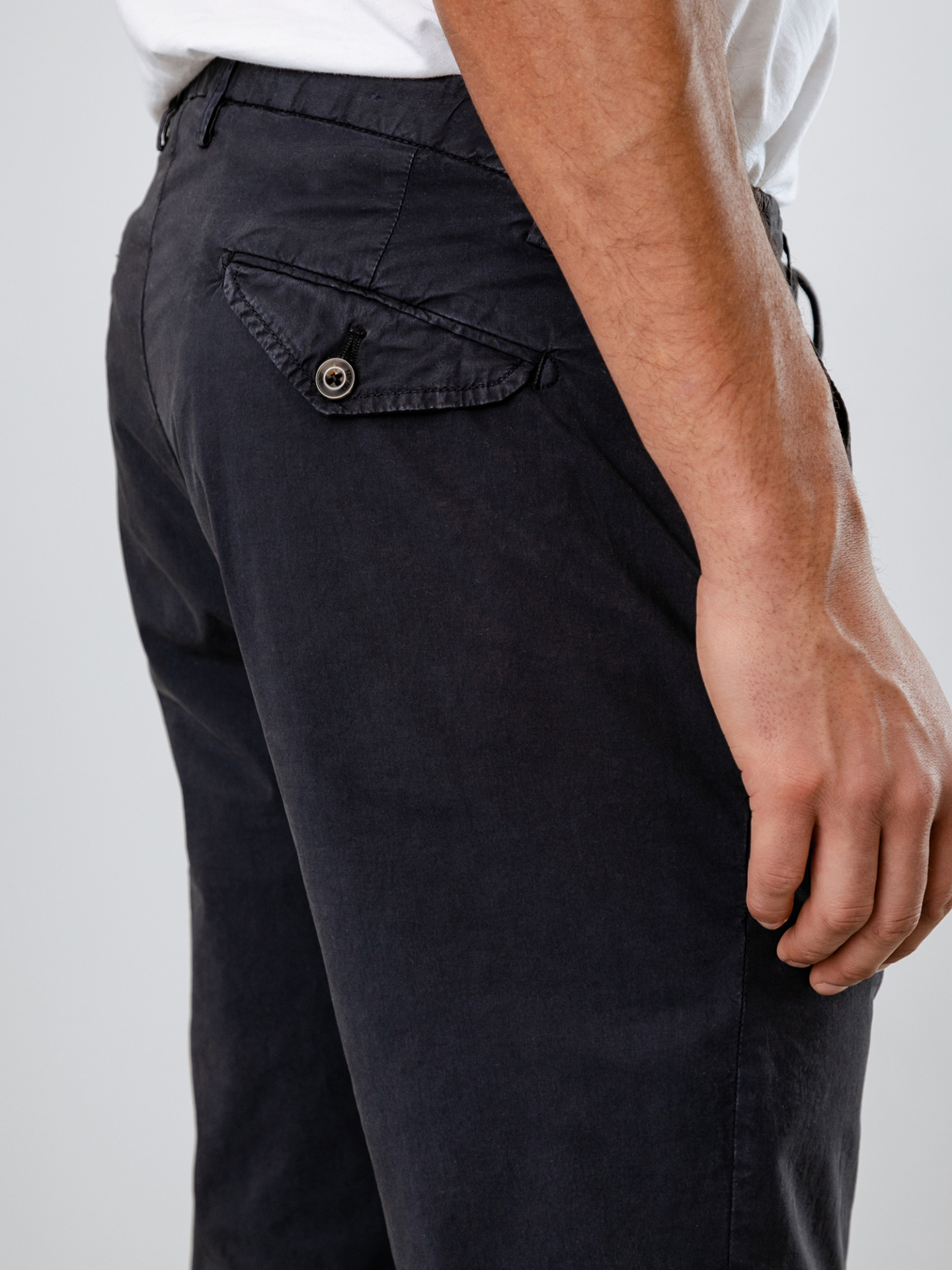 Detailansicht von Lässige Hose mit Tunnelzug von BRIGLIA