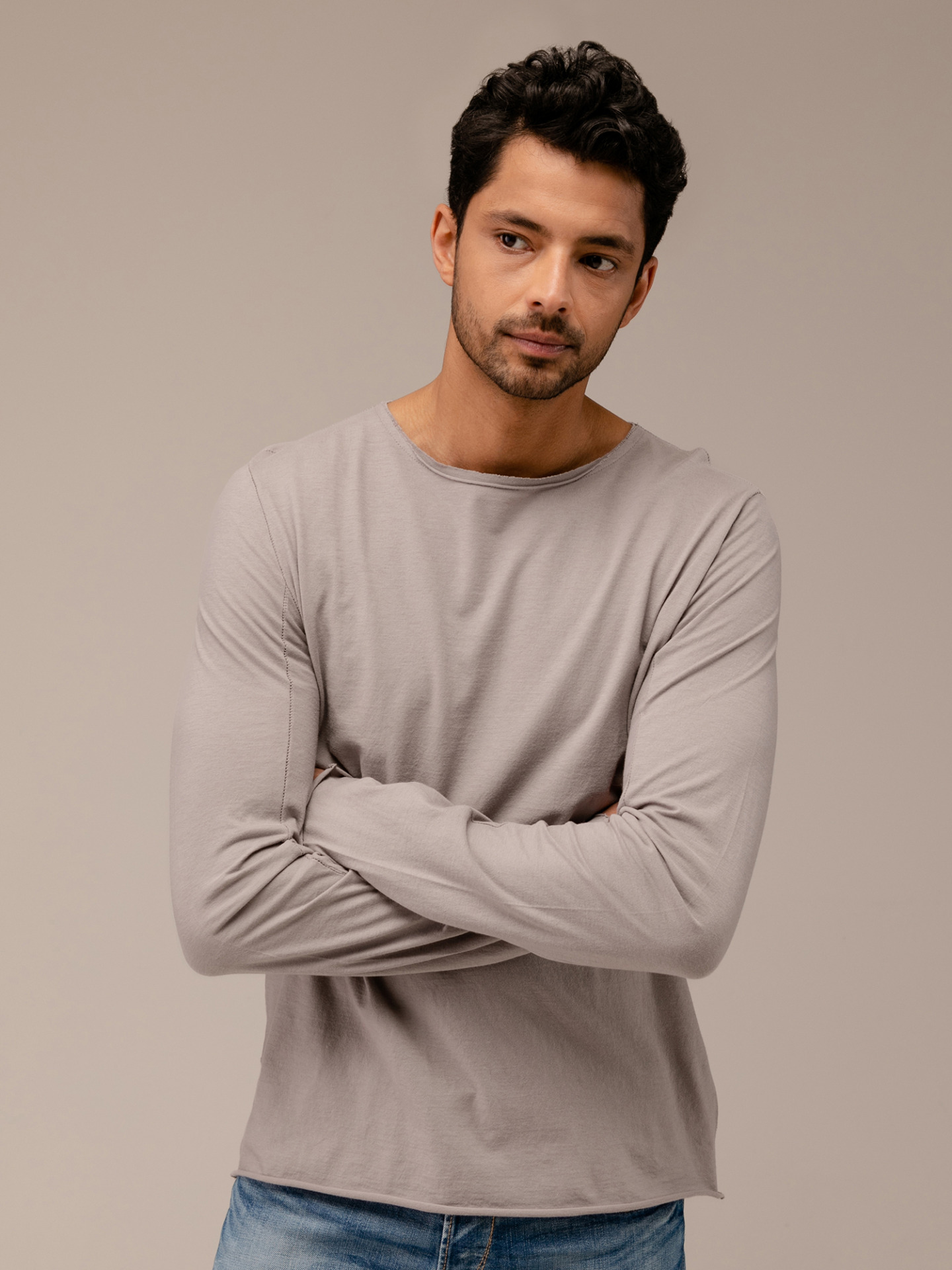 Detailansicht von Langarmshirt aus Baumwolle von HANNES ROETHER