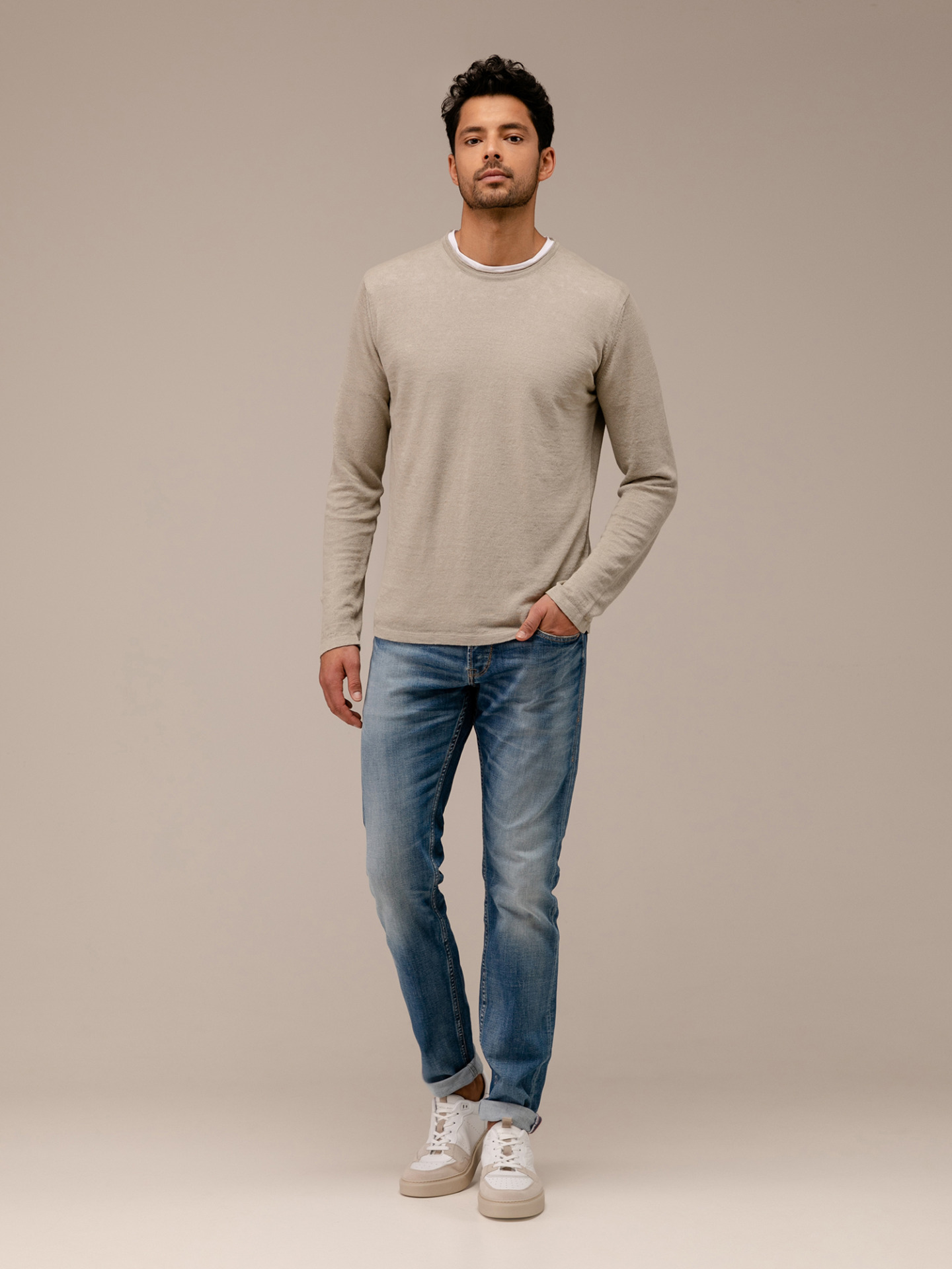 Detailansicht von Pullover aus Leinen von ROBERTO COLLINA