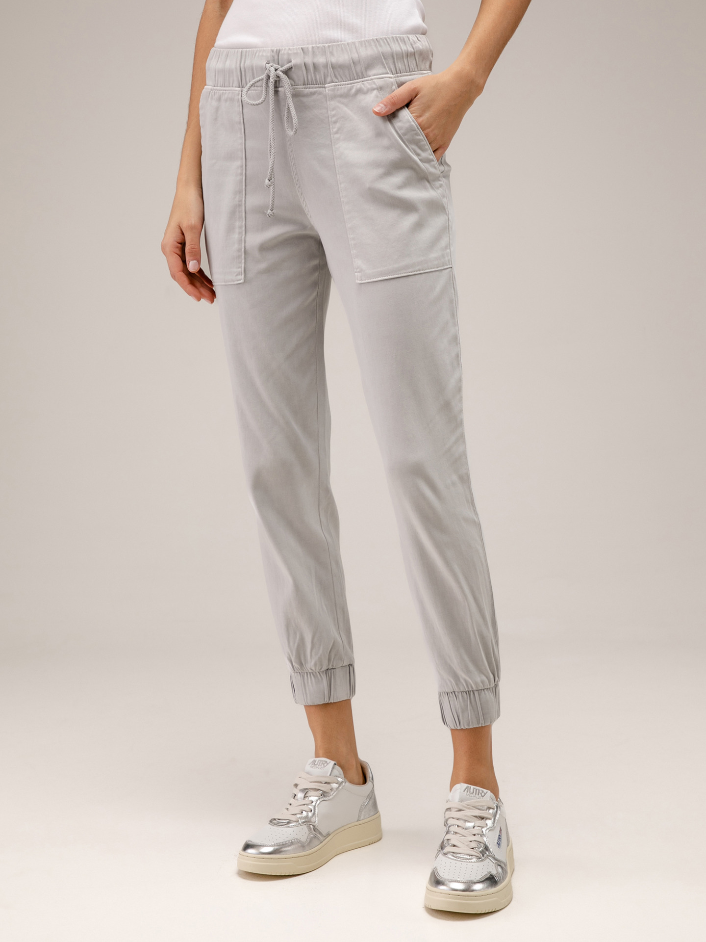 Detailansicht von Hose im Jogging-Stil von BELLA DAHL