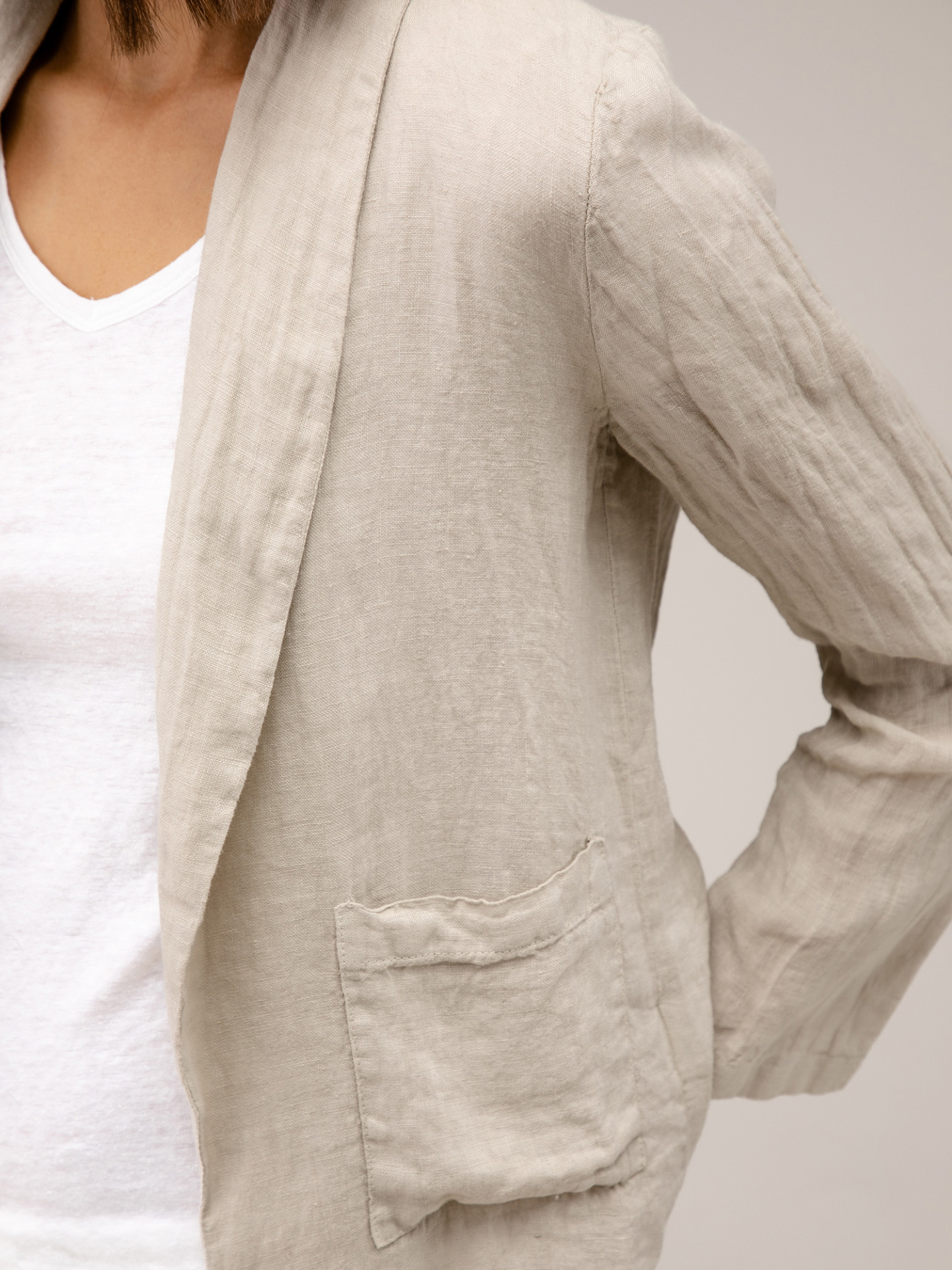 Detailansicht von Leichter Blazer aus Leinen von BOMBOOGIE