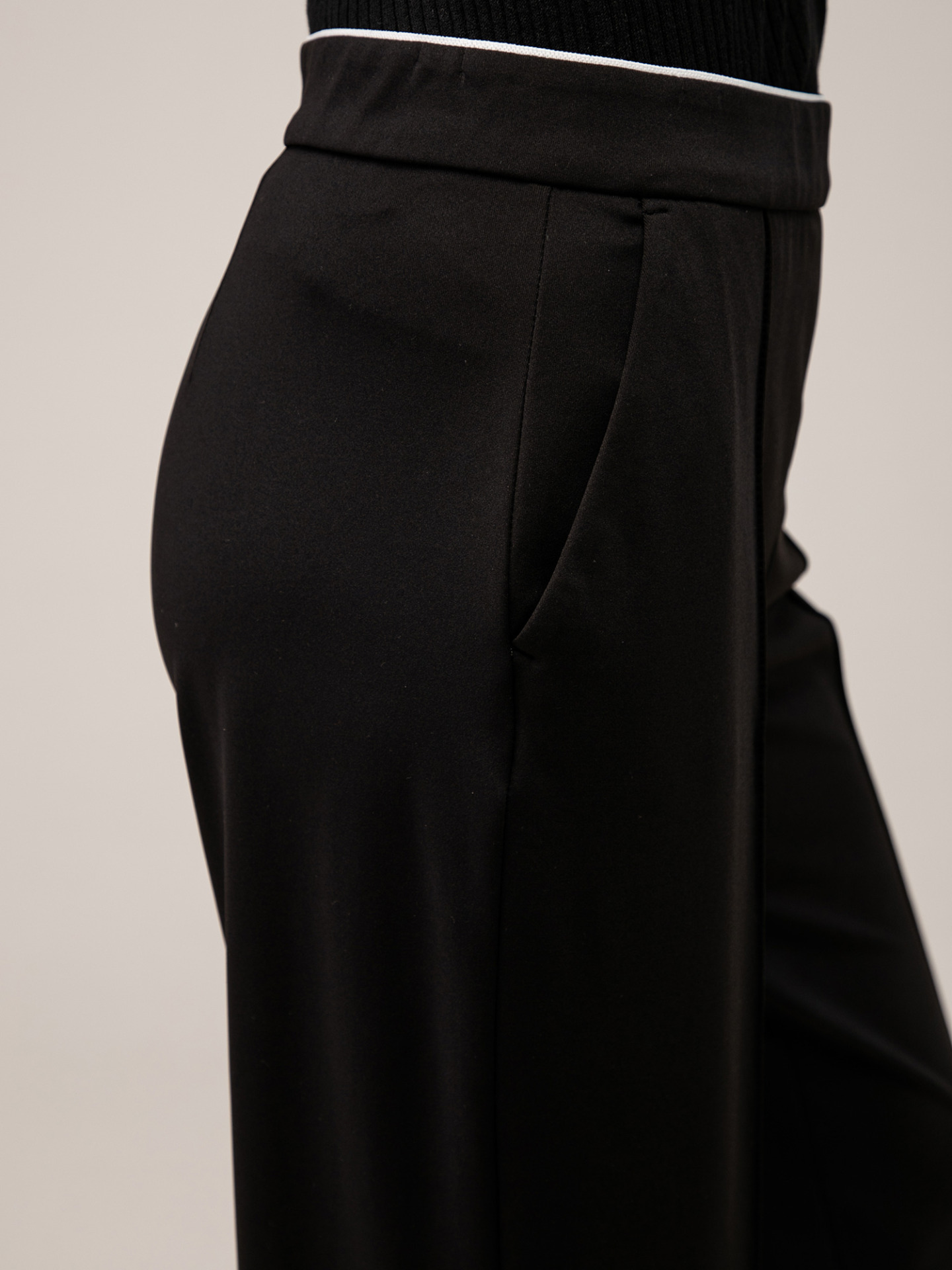 Detailansicht von Weite Hose von MAC