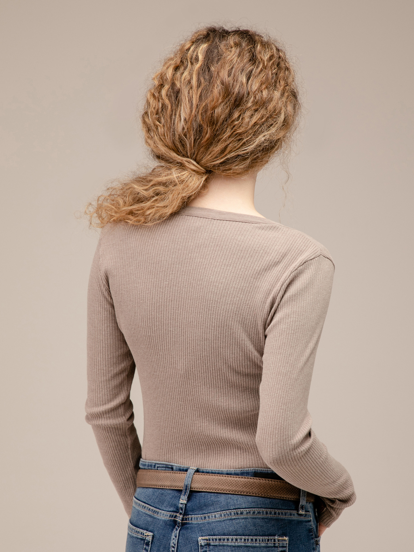 Detailansicht von Langarmshirt aus Baumwolle von JAMES PERSE