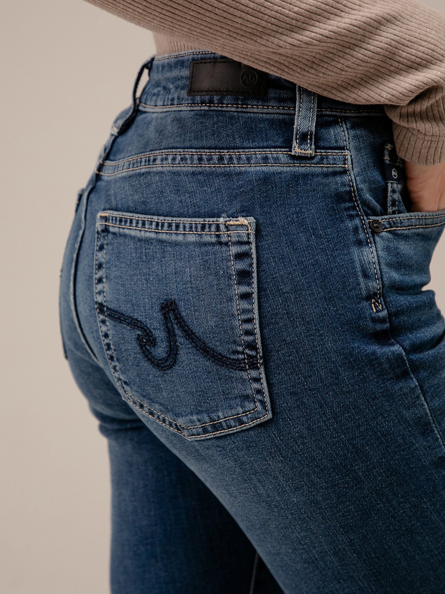 Detailansicht von Bootcut Jeans von ADRIANO GOLDSCHMIED
