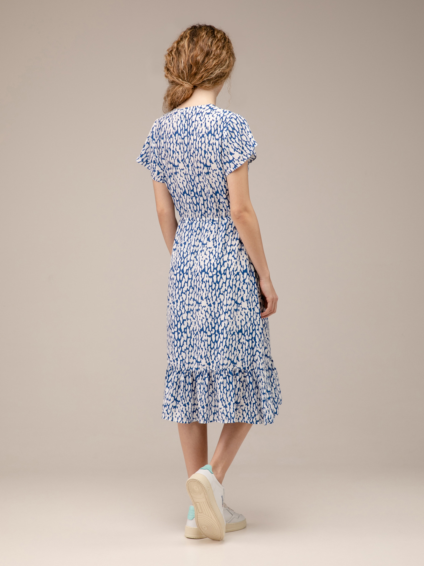 Detailansicht von Midi-Blusenkleid von RAILS