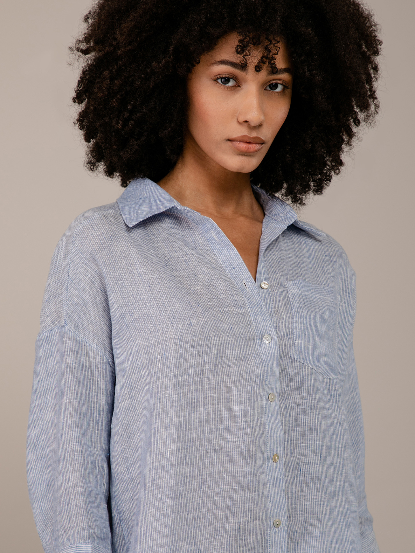 Detailansicht von Oversized Leinenbluse von JC SOPHIE