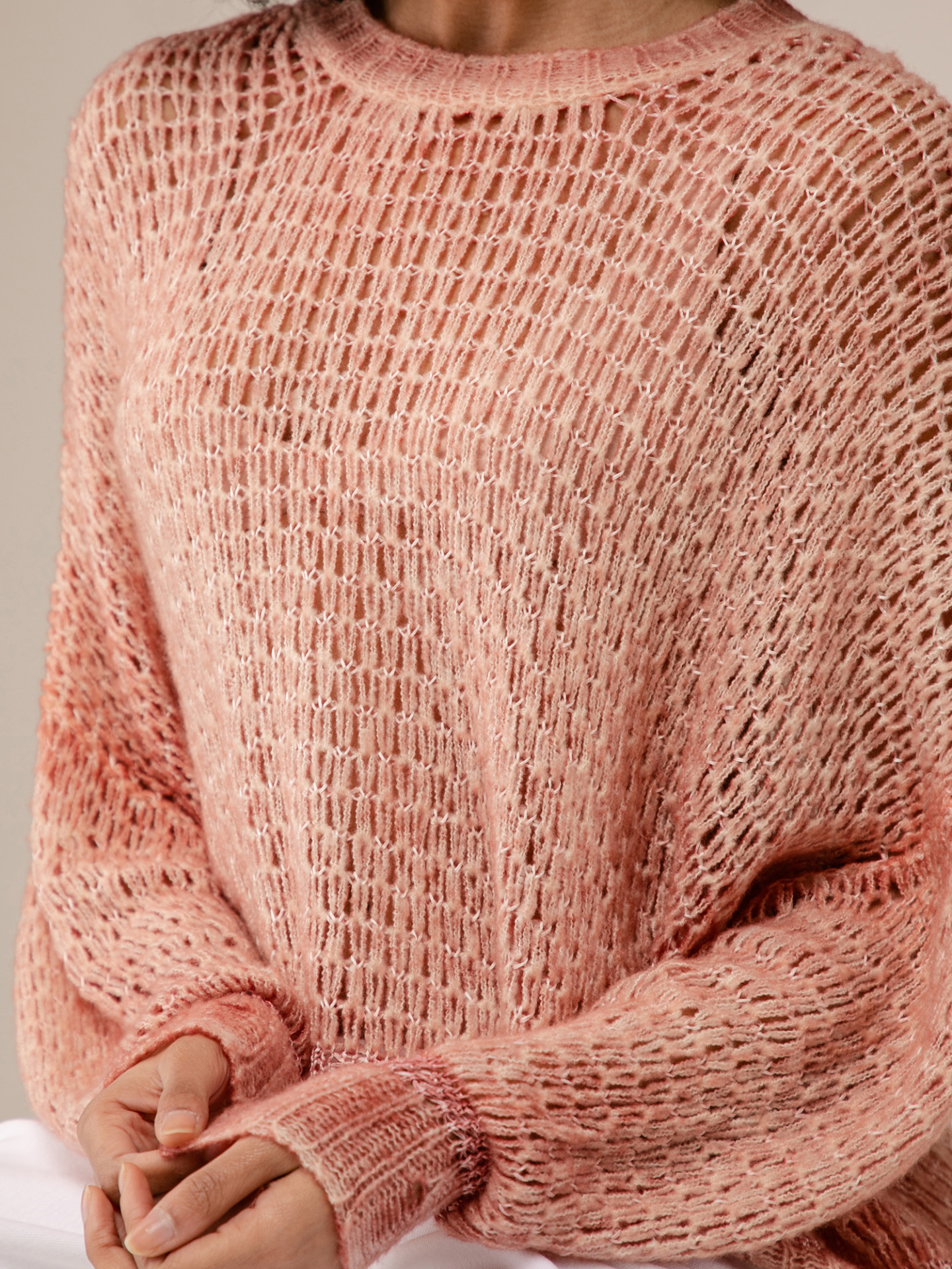 Detailansicht von Leichter Pullover aus Cashmere von AVANT TOI