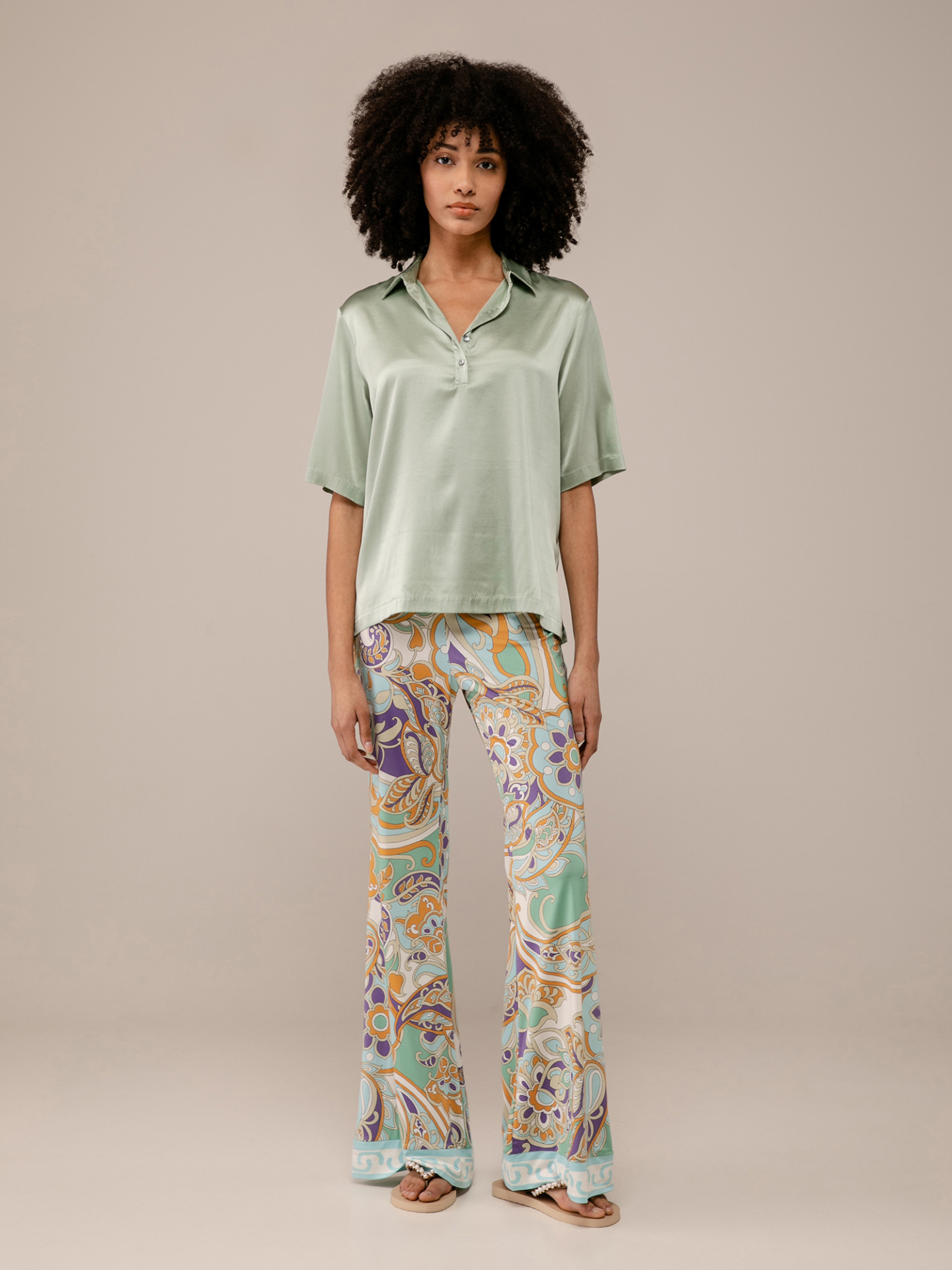 Detailansicht von Kurzarm-Seidenbluse von ANTONELLI