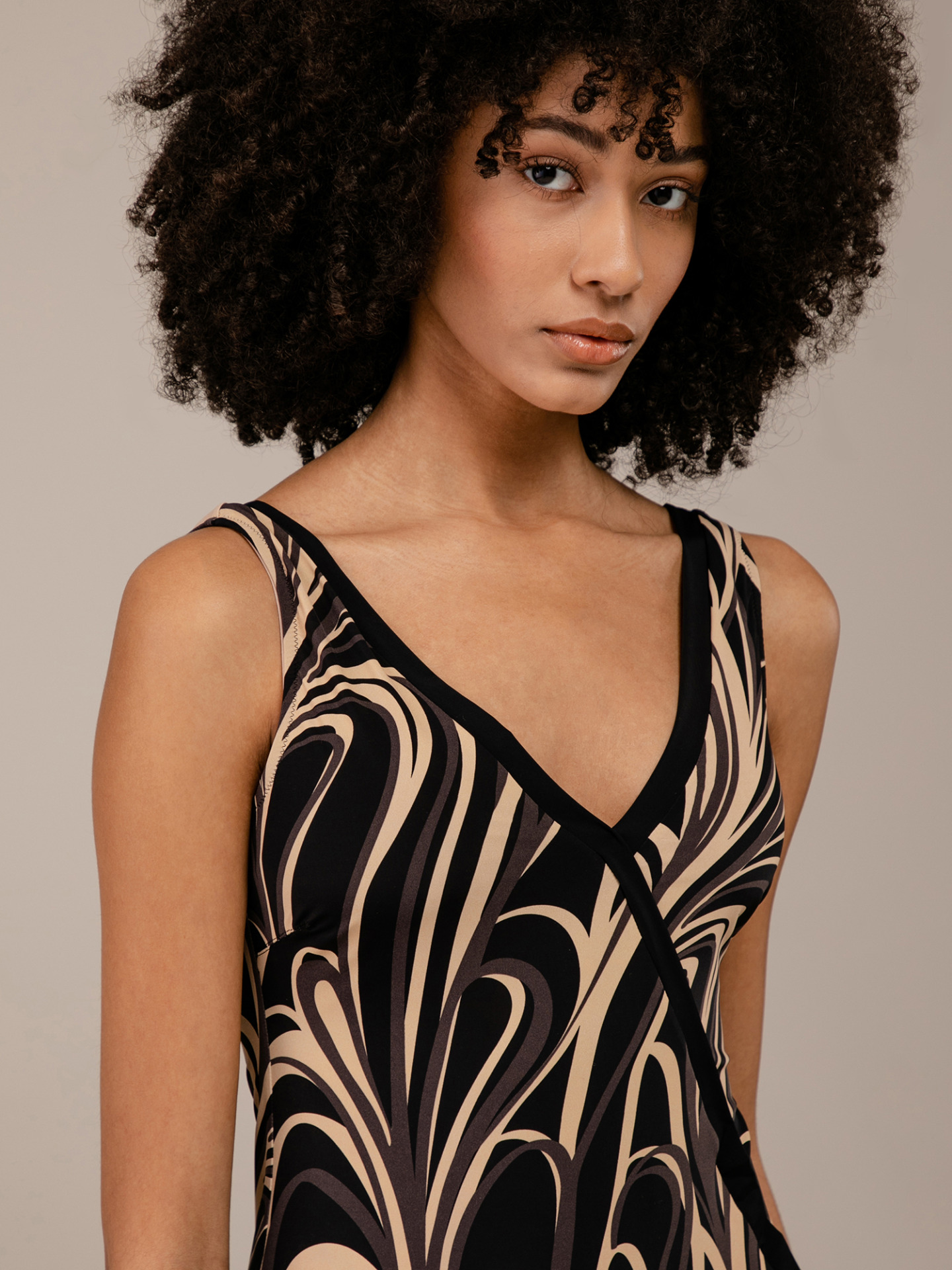 Detailansicht von Langer Jumpsuit von SIYU