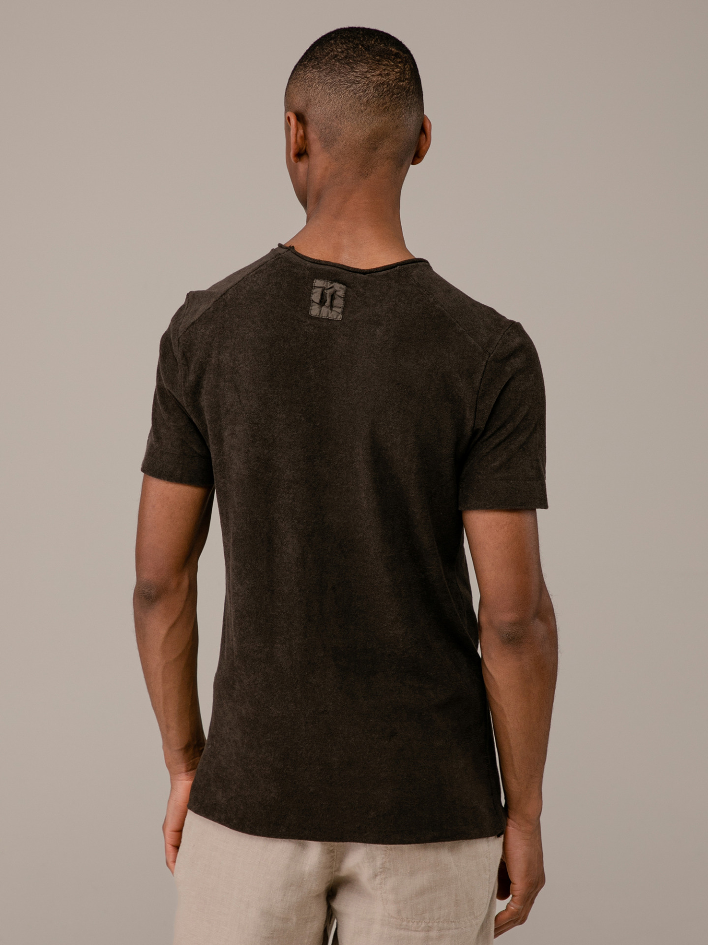 Detailansicht von T-Shirt in Frotteeoptik von HANNES ROETHER