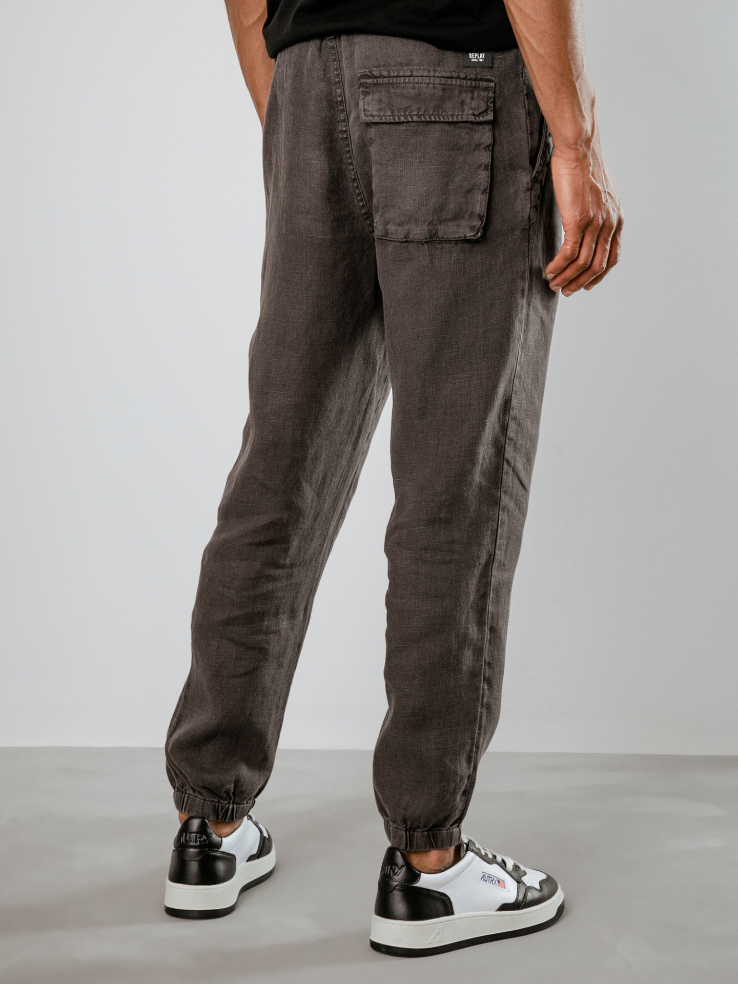 Detailansicht von Lässige Hose aus Leinen von REPLAY